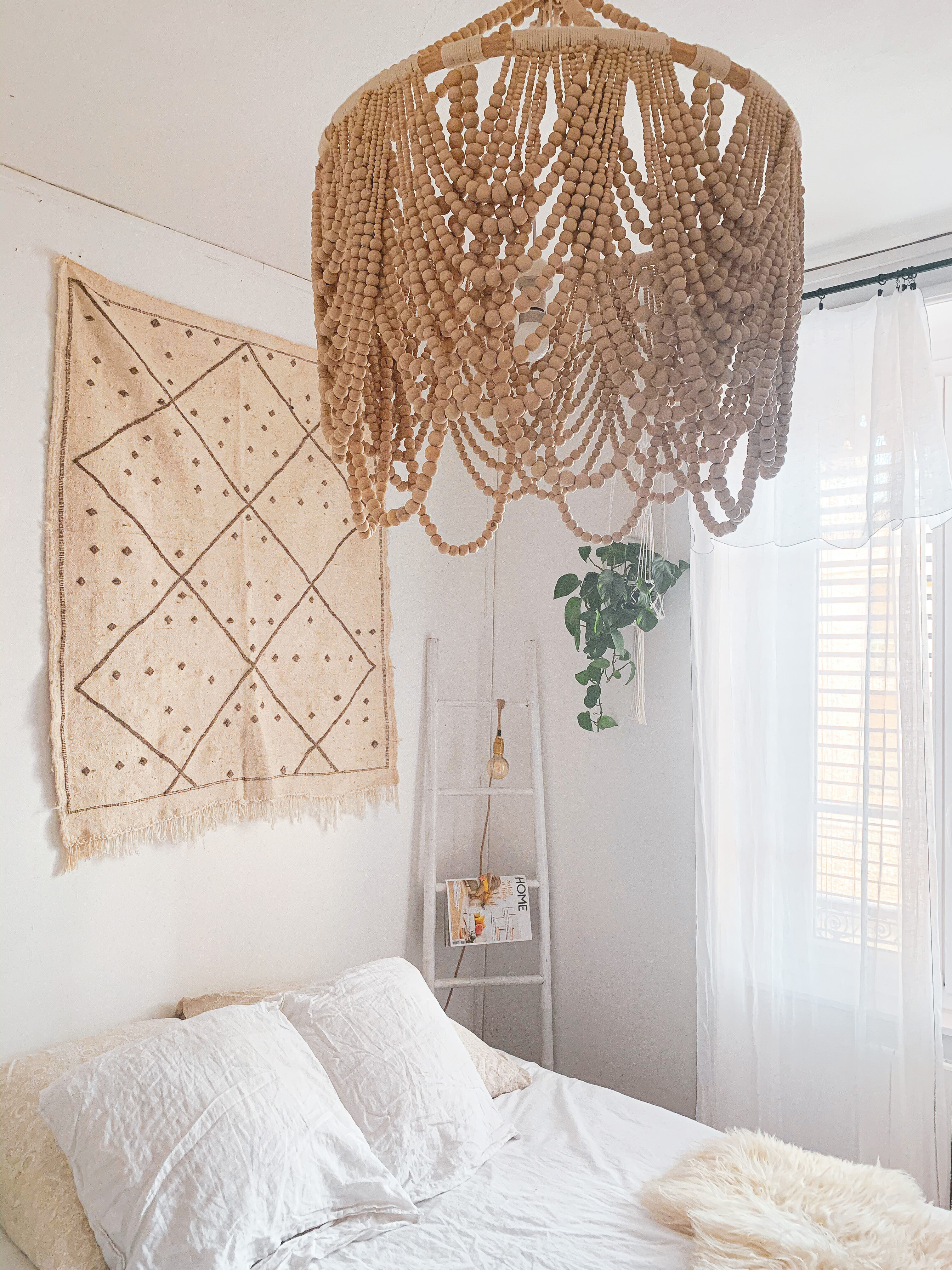 Suspension en bois naturel