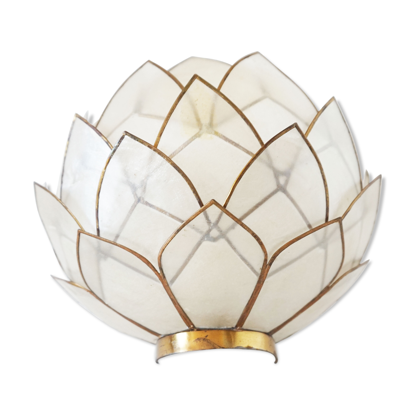 Wall lamp in vintage mother-of-pearl petals