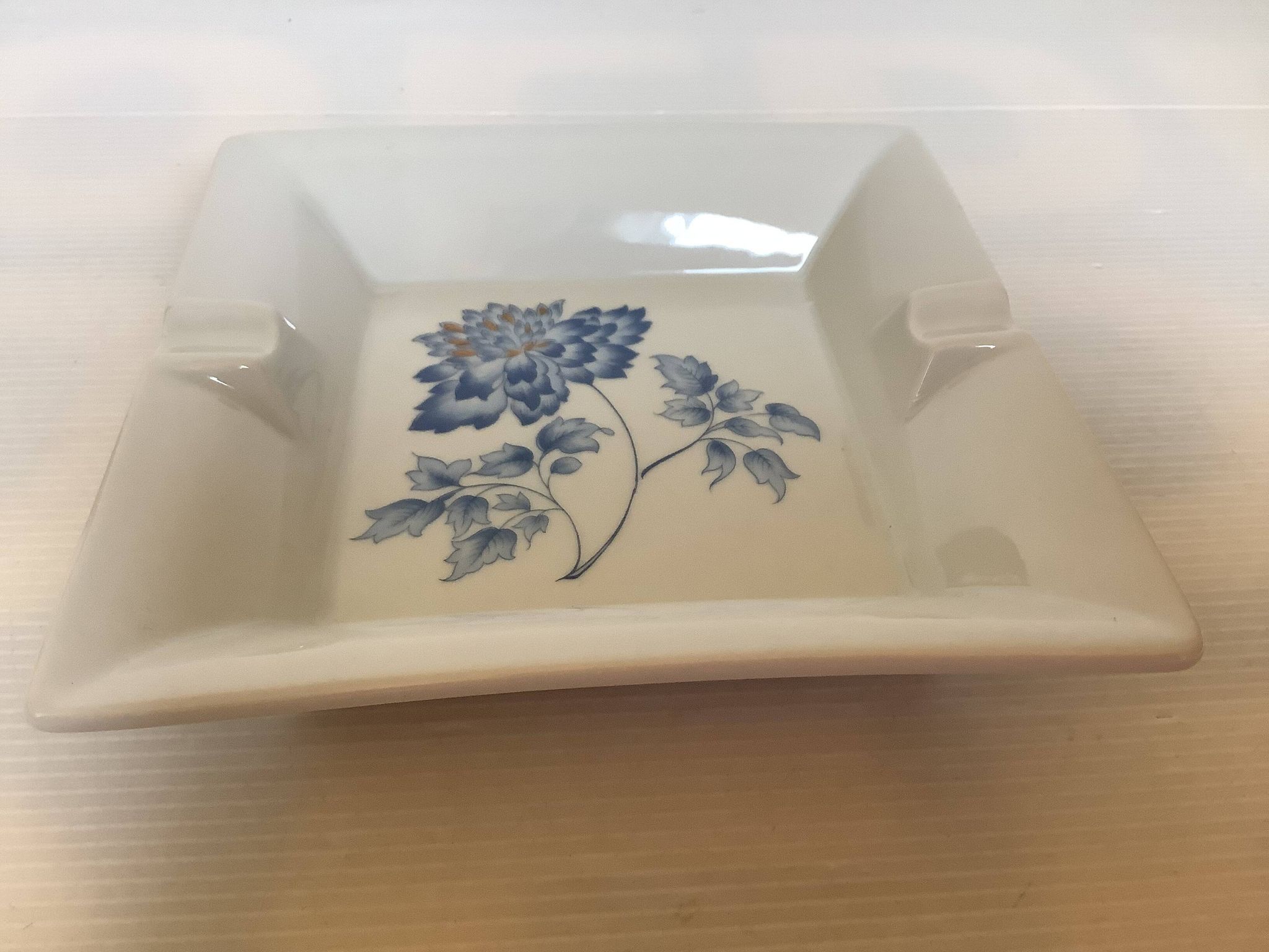 Philippe Deshoulières flower ashtray pocket emptier