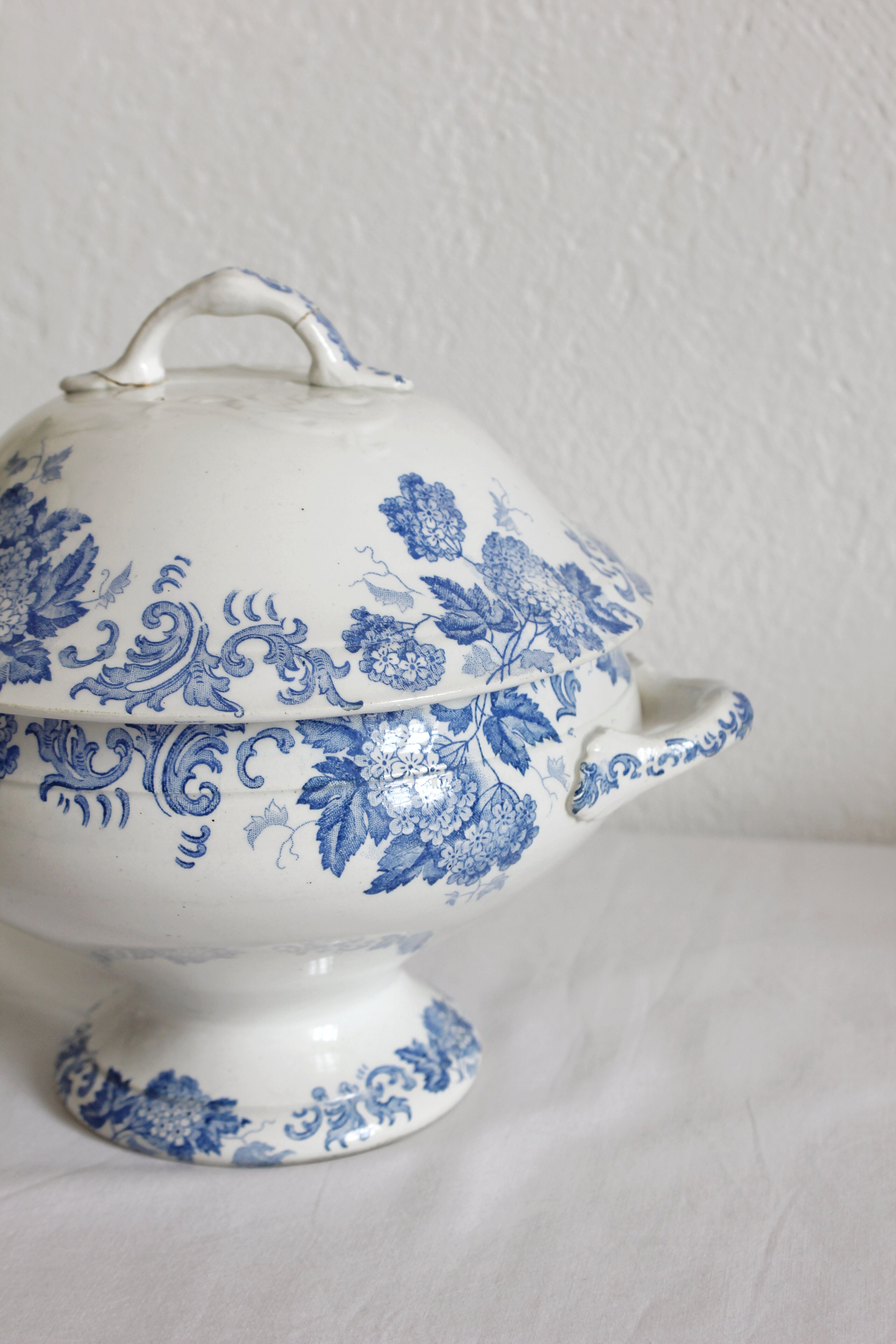 Ironstone tureen, "Snowball" pattern, Saint Amand et Hamage