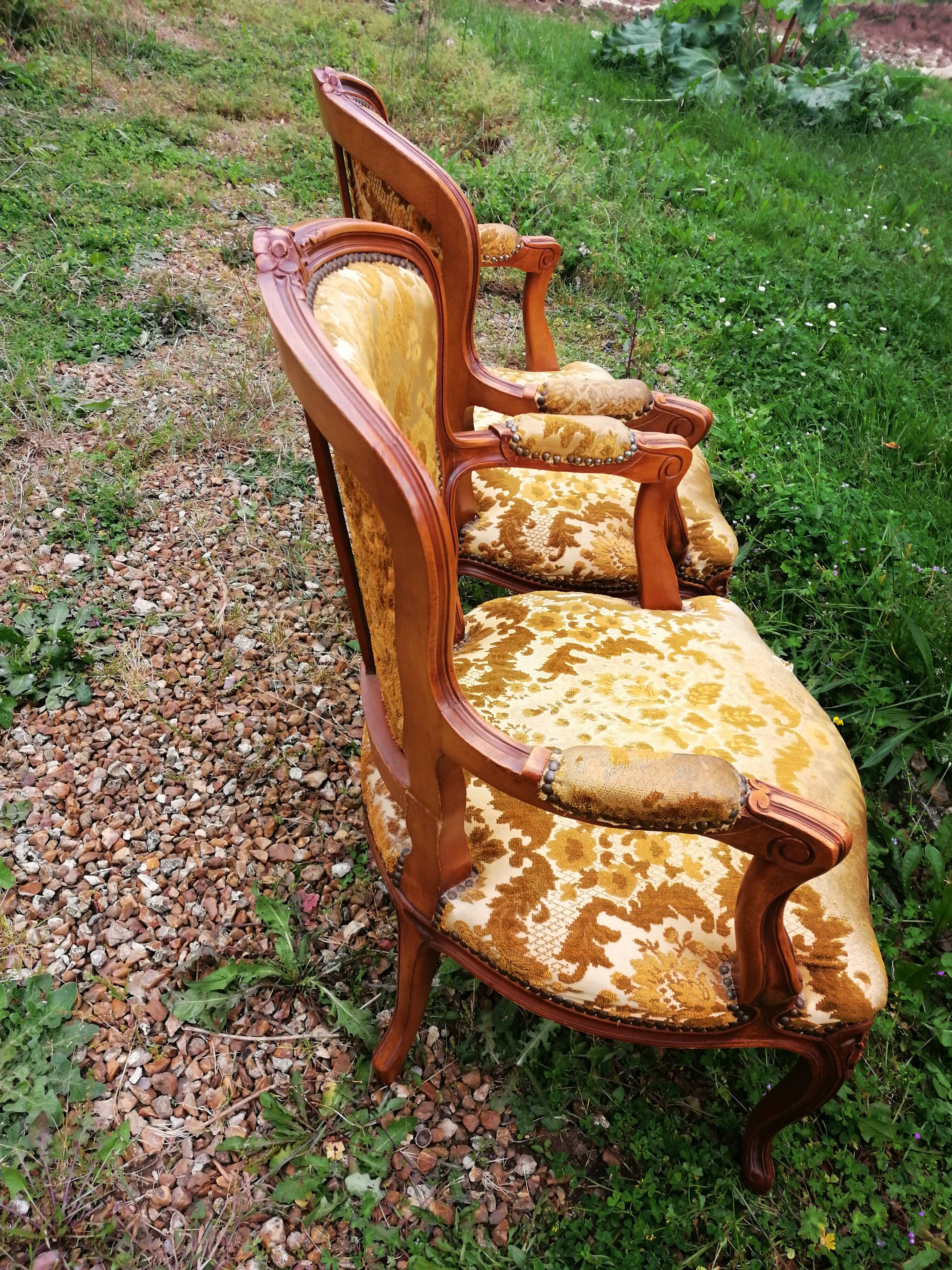 Paire de fauteuils cabriolet style Louis XV