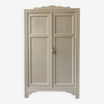 Armoire parisienne