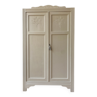 Armoire parisienne