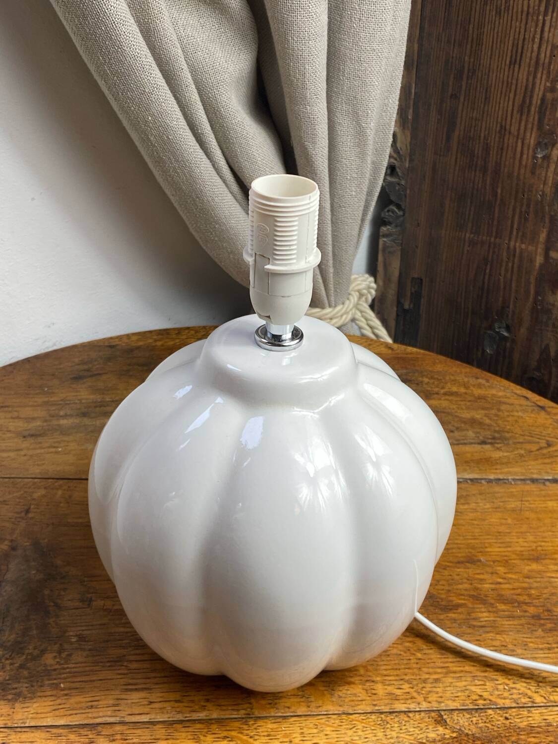White ceramic lamp base