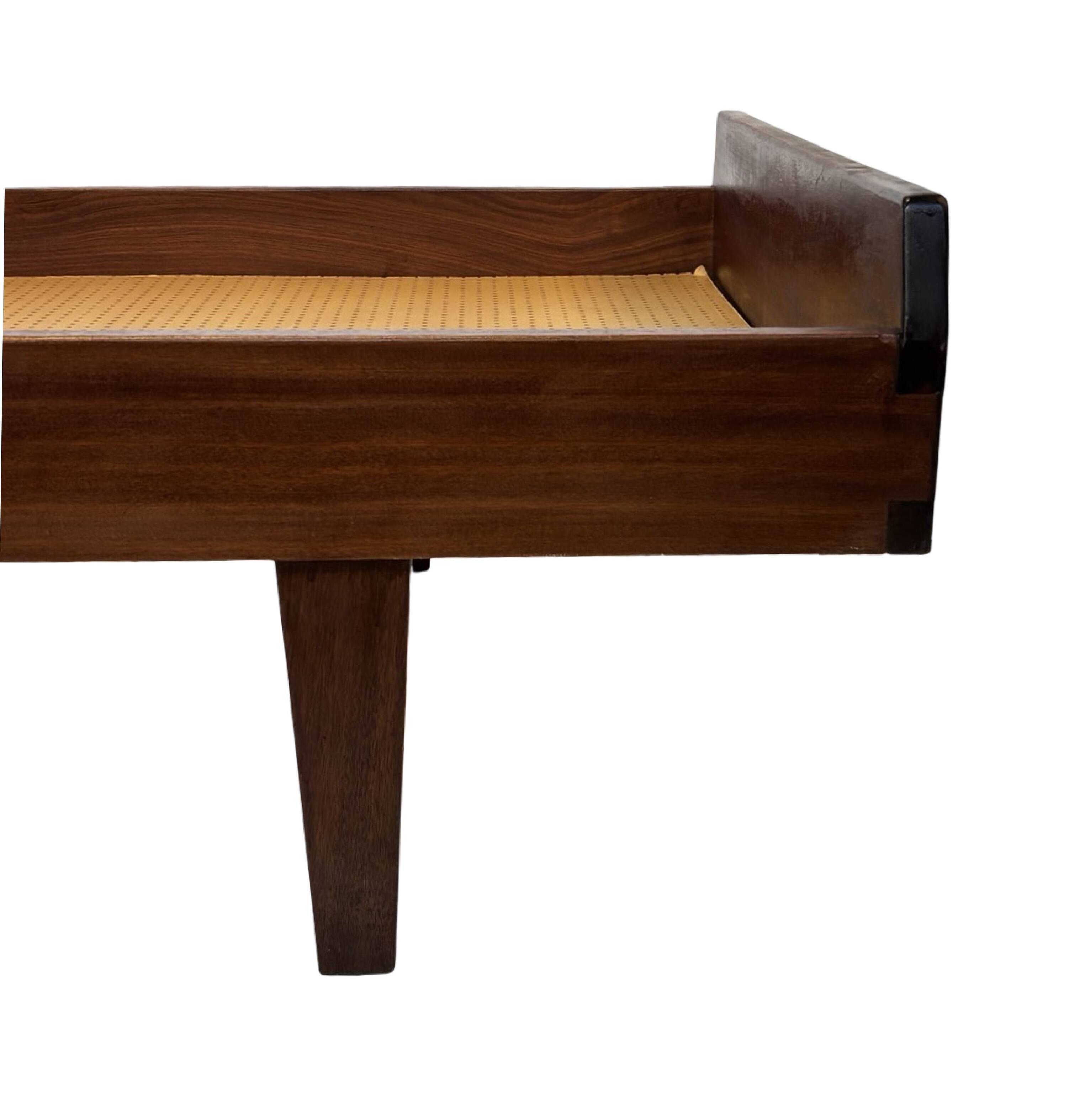 Vintage daybed minimalist design in Teak  960s