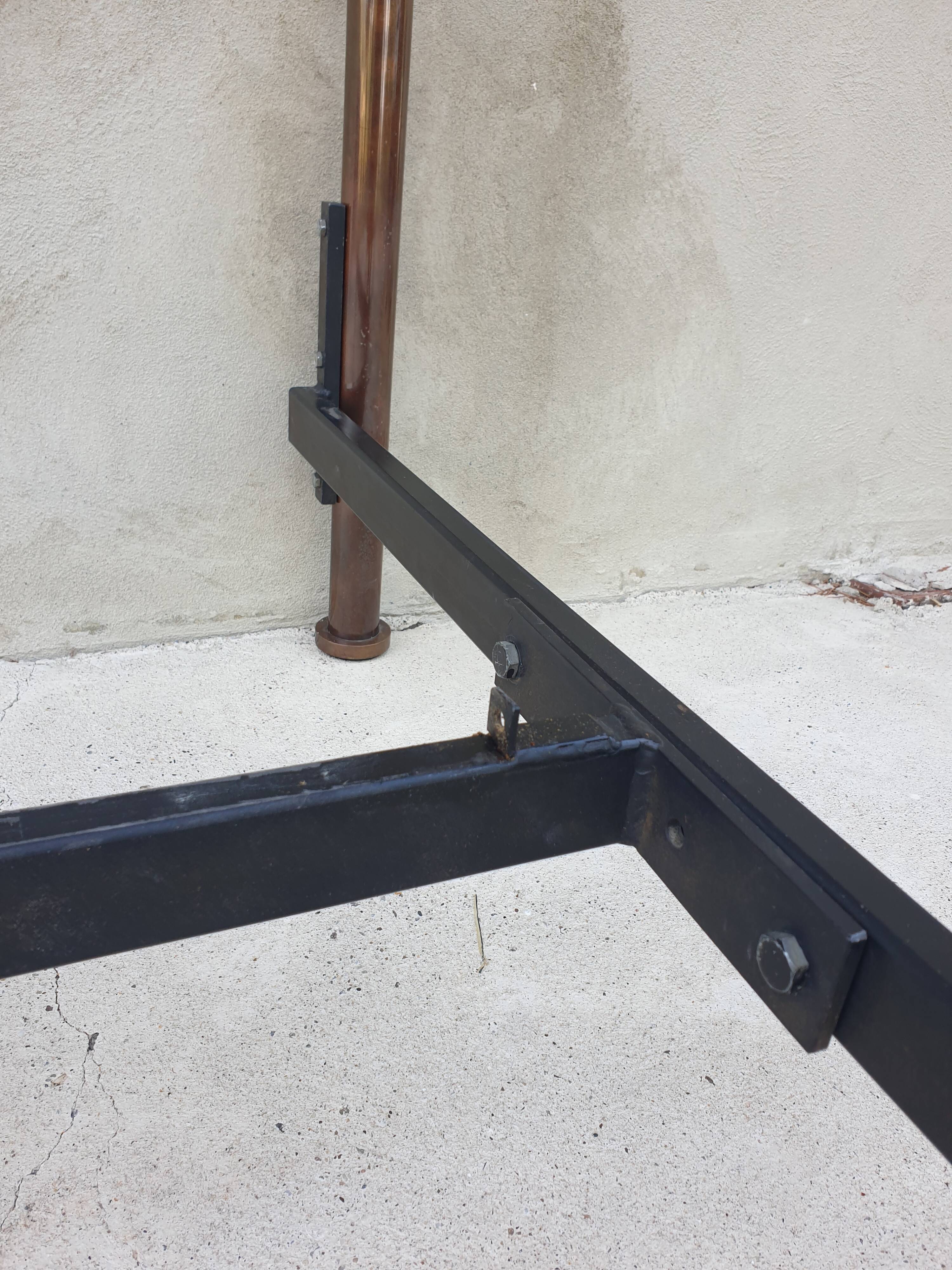 Double bed in burnished brass