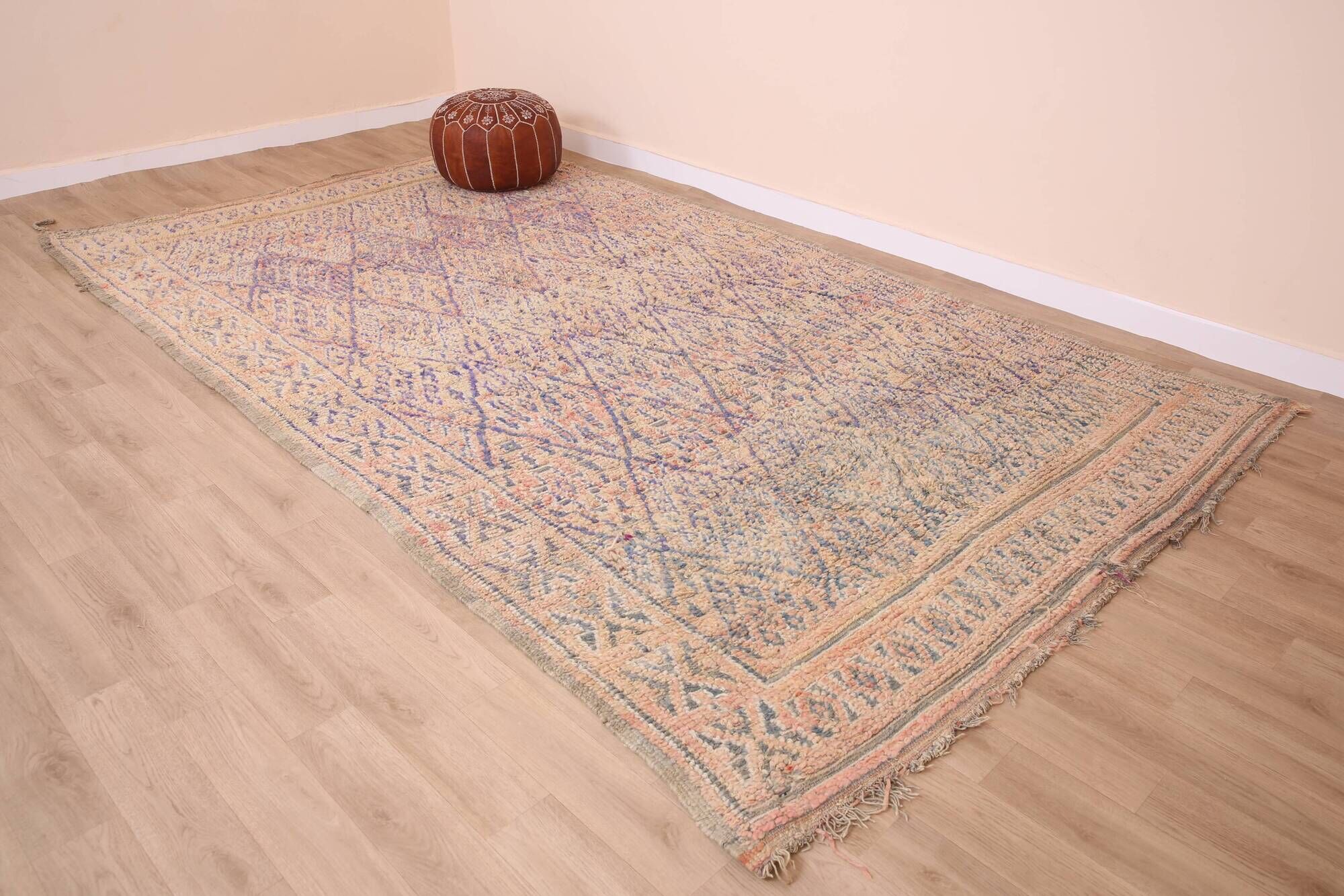 Vintage Beni Mguild Rug 208 x 340 cm, Old Moroccan Rug Handmade, Berber Rug