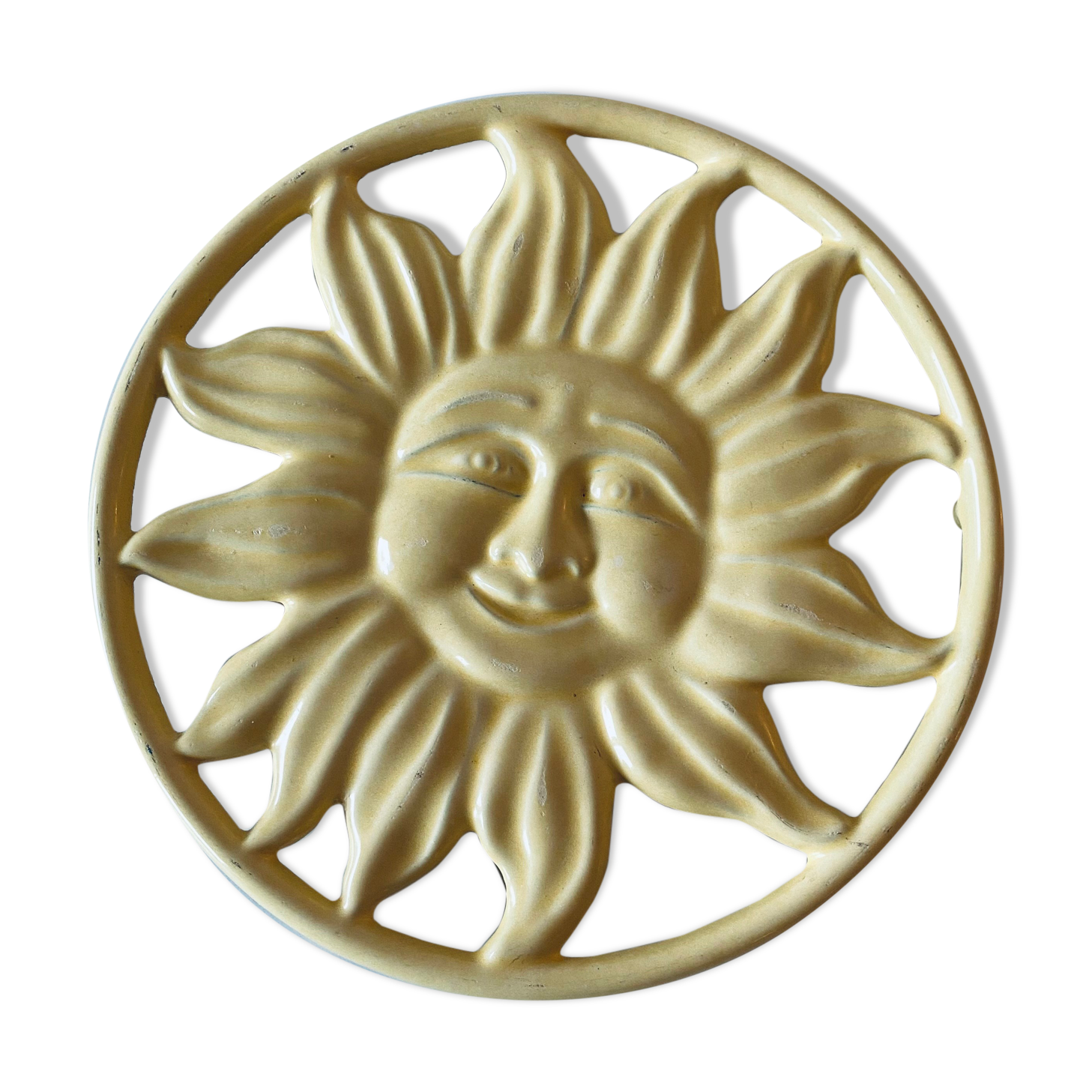 Under-the-flat cast-iron sun