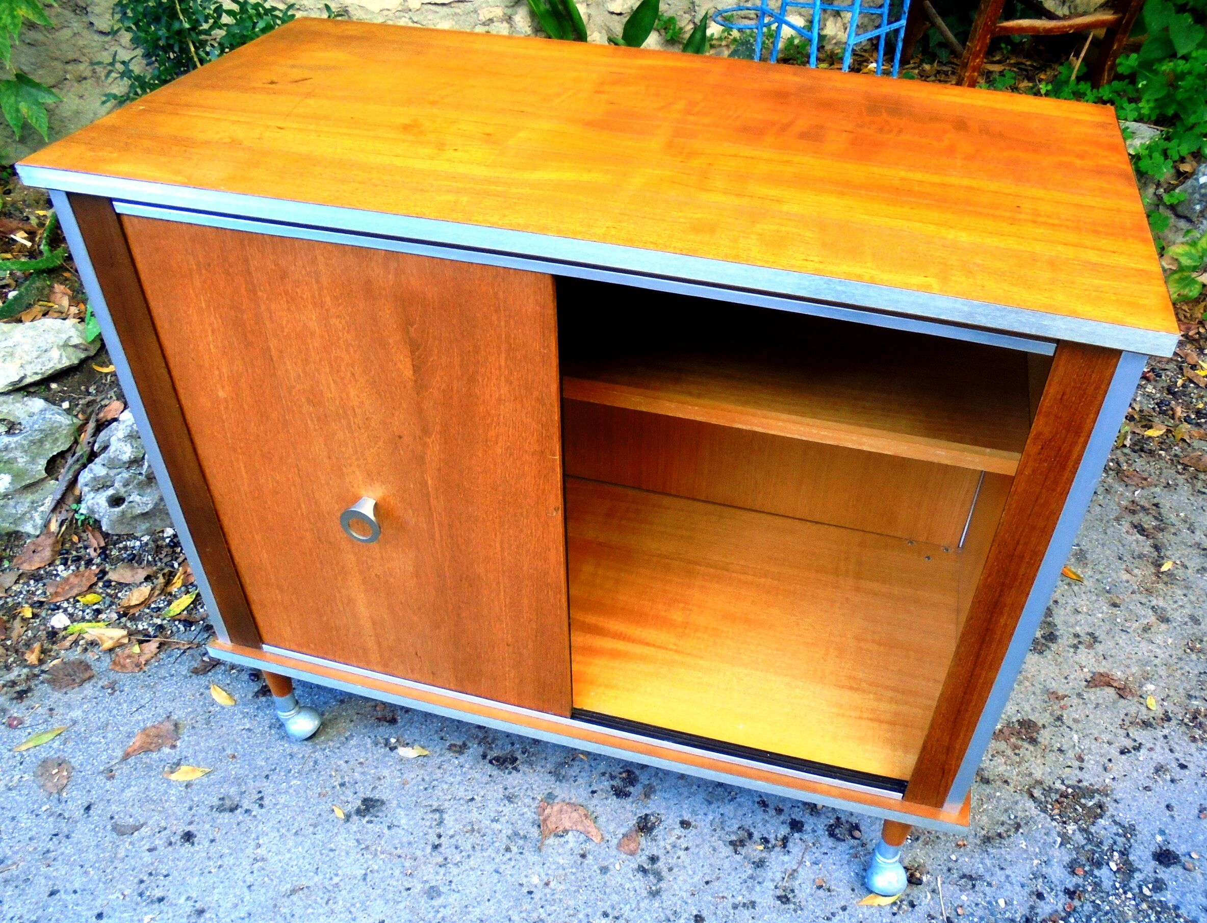 Vintage bar on wheels