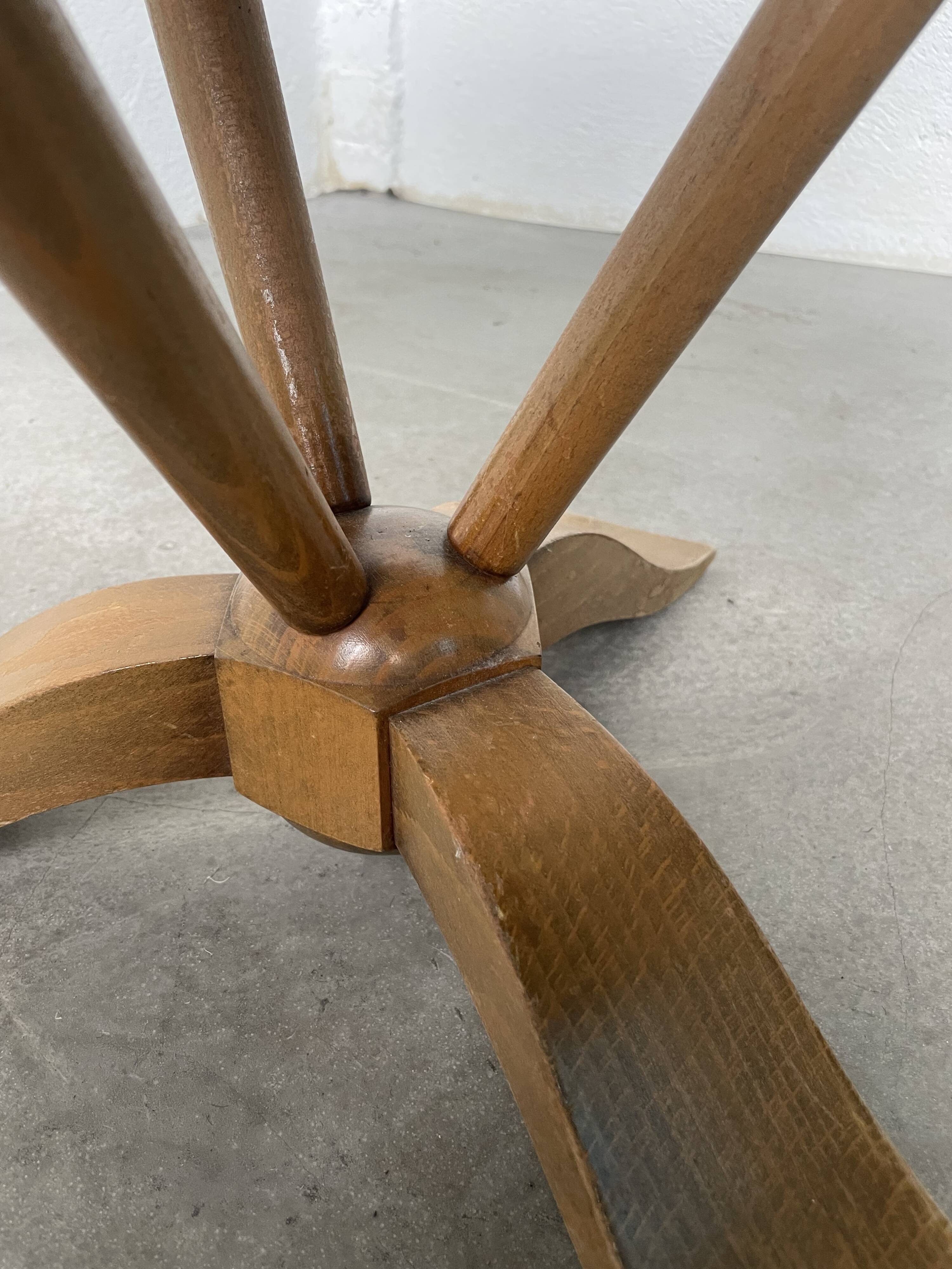 Art deco mirror pedestal table in walnut 1930