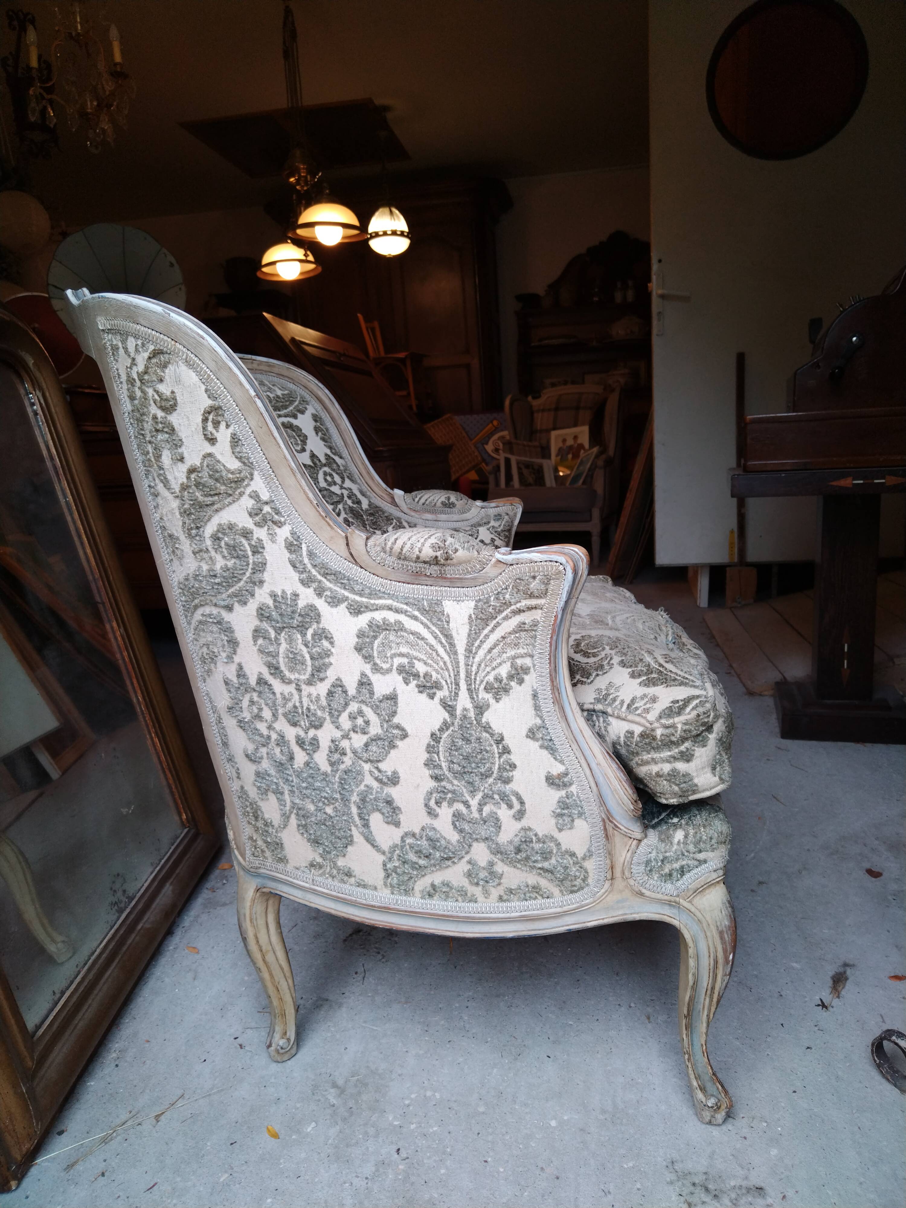 Curved shepherdess Louis XV