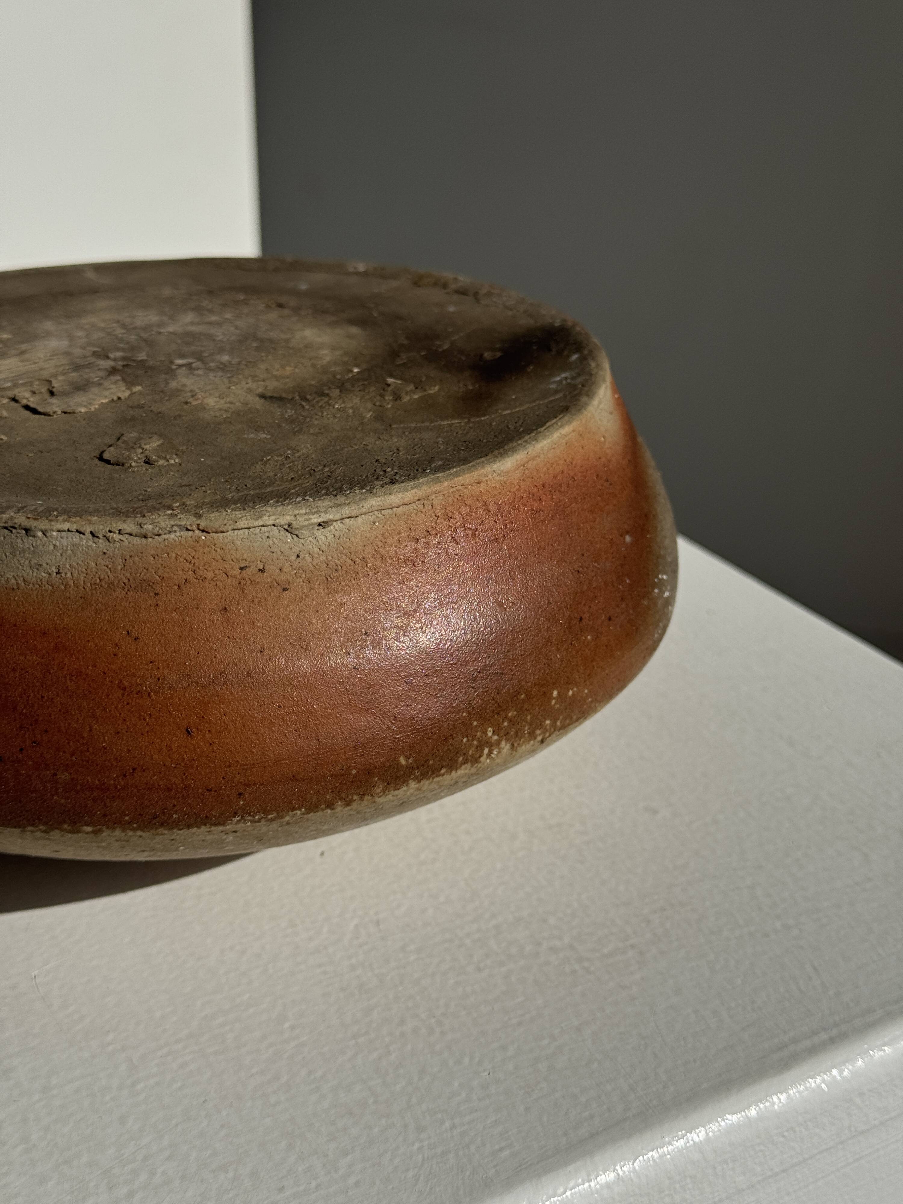 Round flat jar in old stoneware D20
