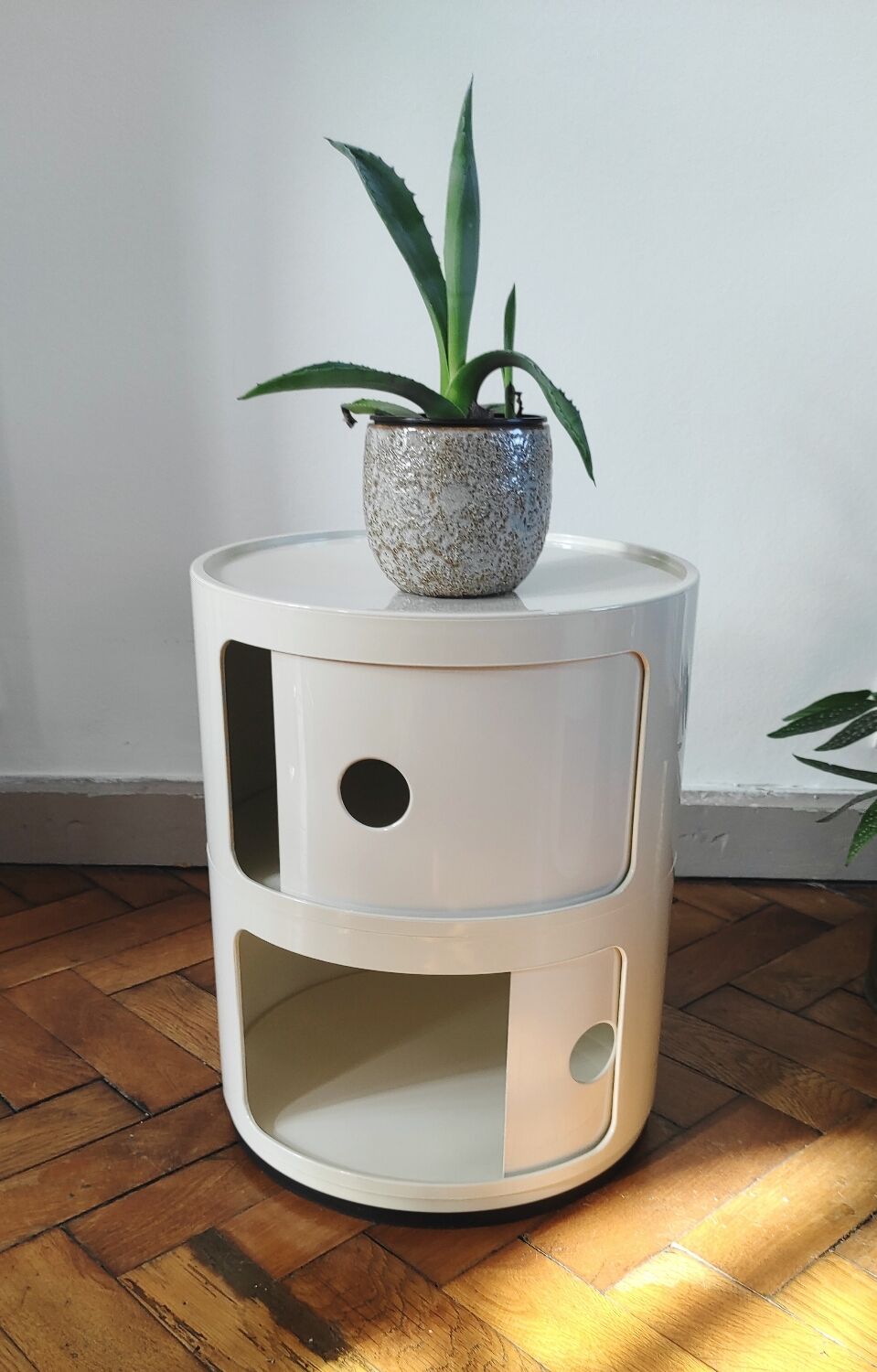 Pair of vintage white/cream Componibili bedside tables - Kartell