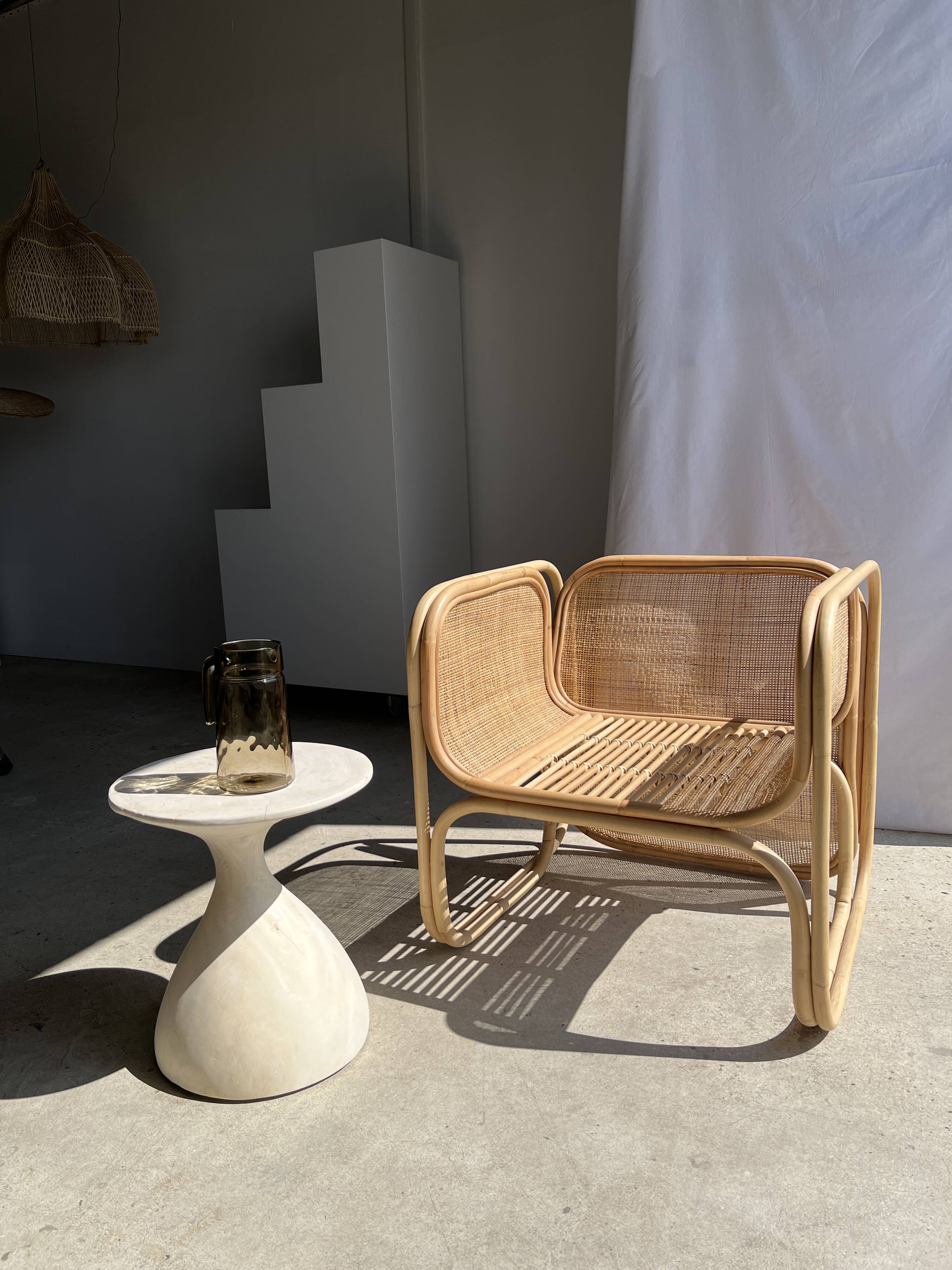 Amsterdam rattan armchair with U-shaped armrest, squared canework