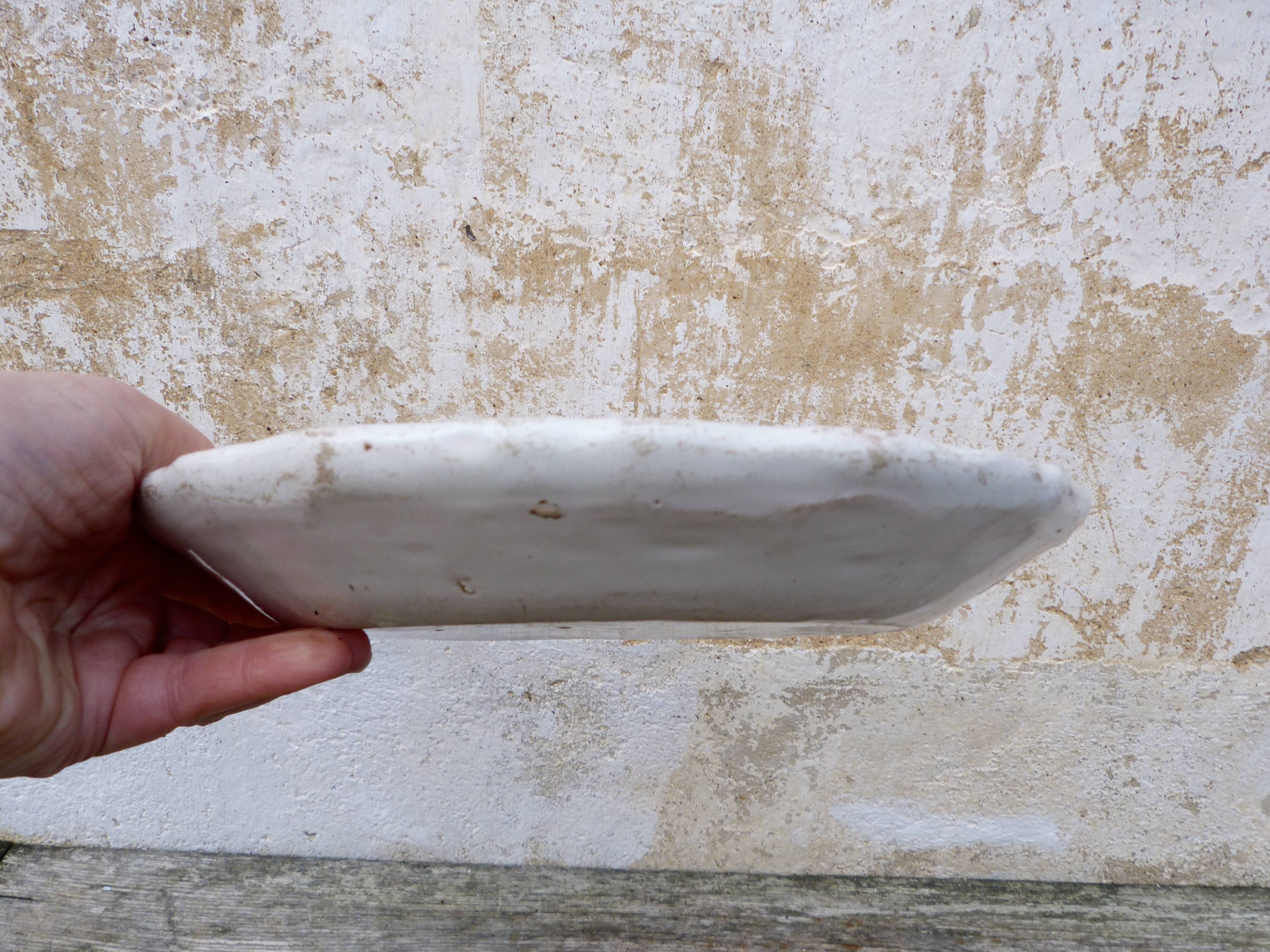 Plate XVIII century majolica Bordeaux