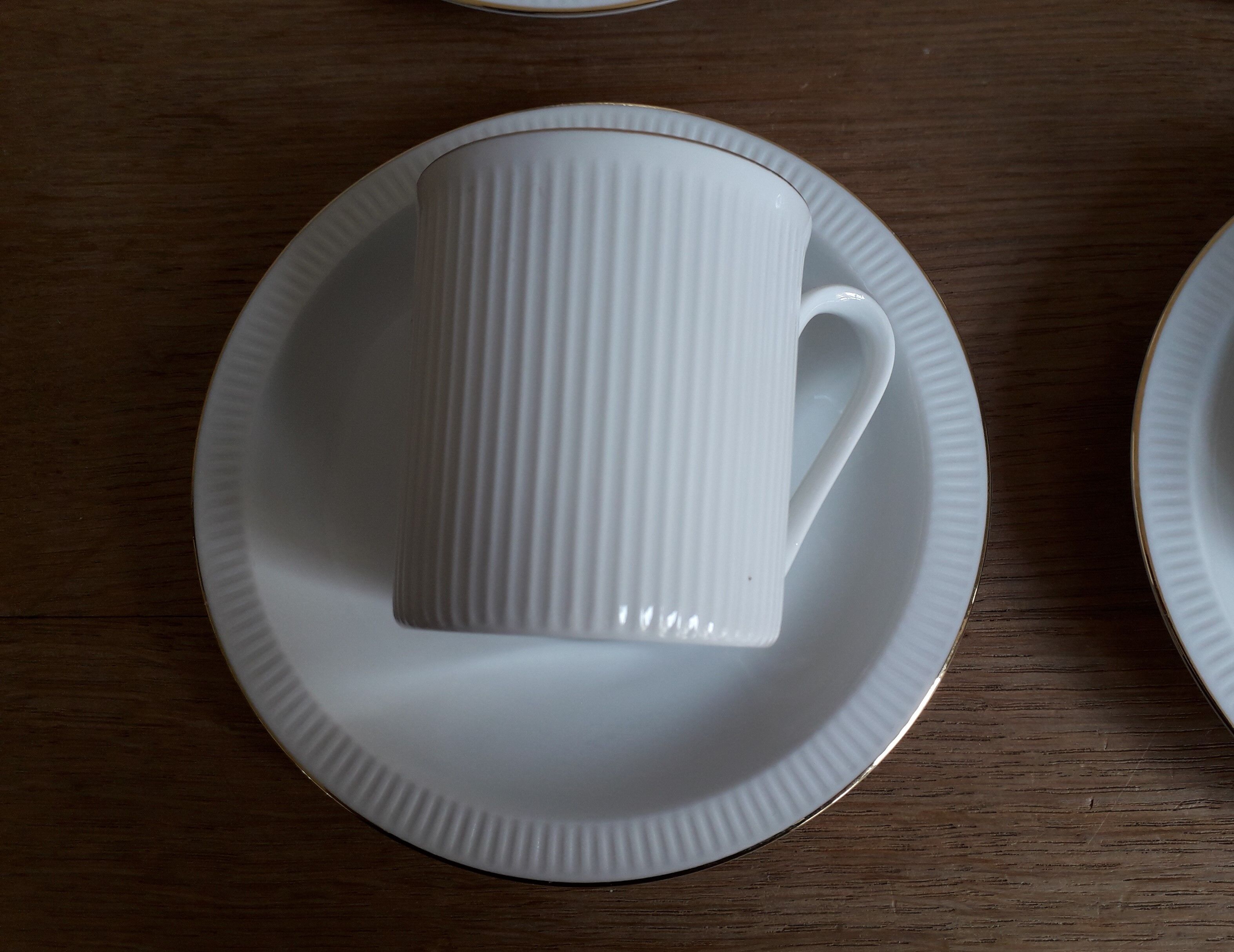 Set of 4 cups and sub-cups arzberg germany form 2075 athena
