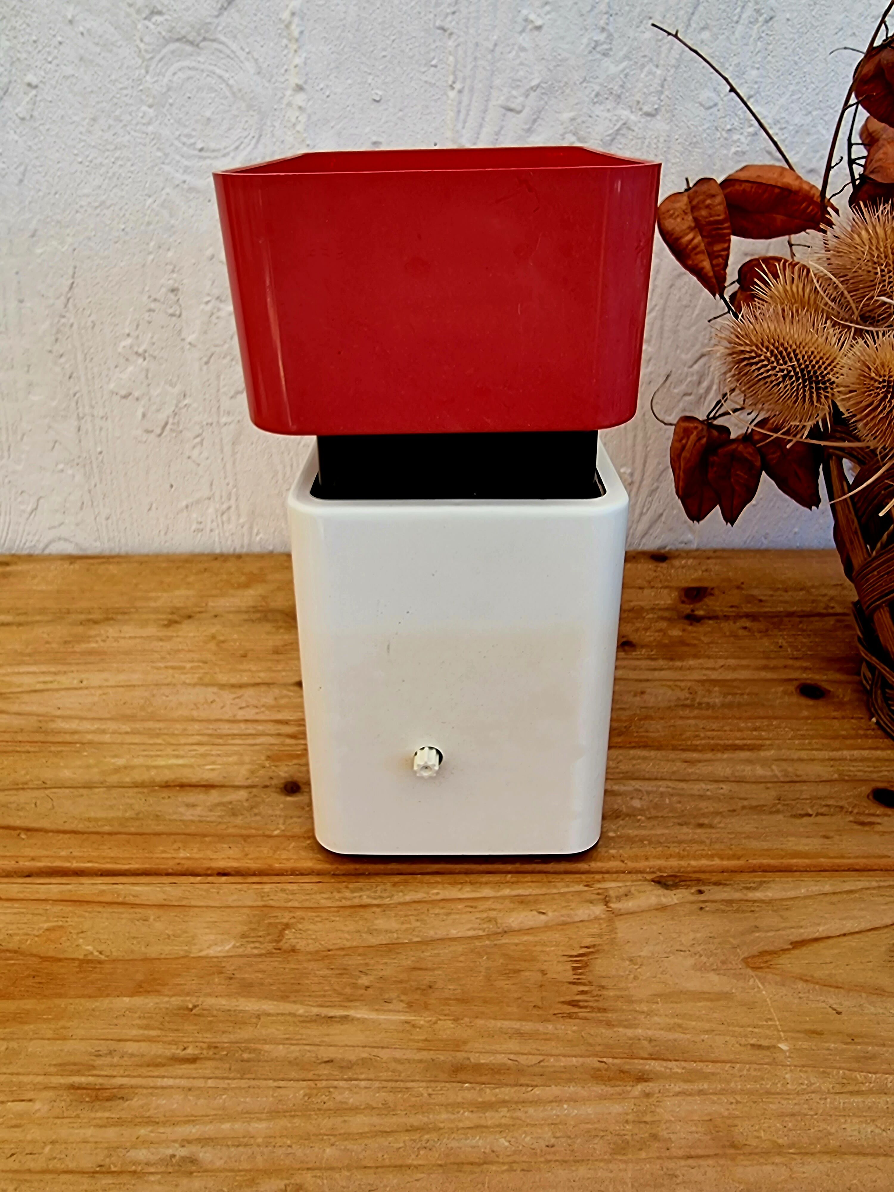 Vintage red terraillon scale