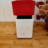 Vintage red terraillon scale