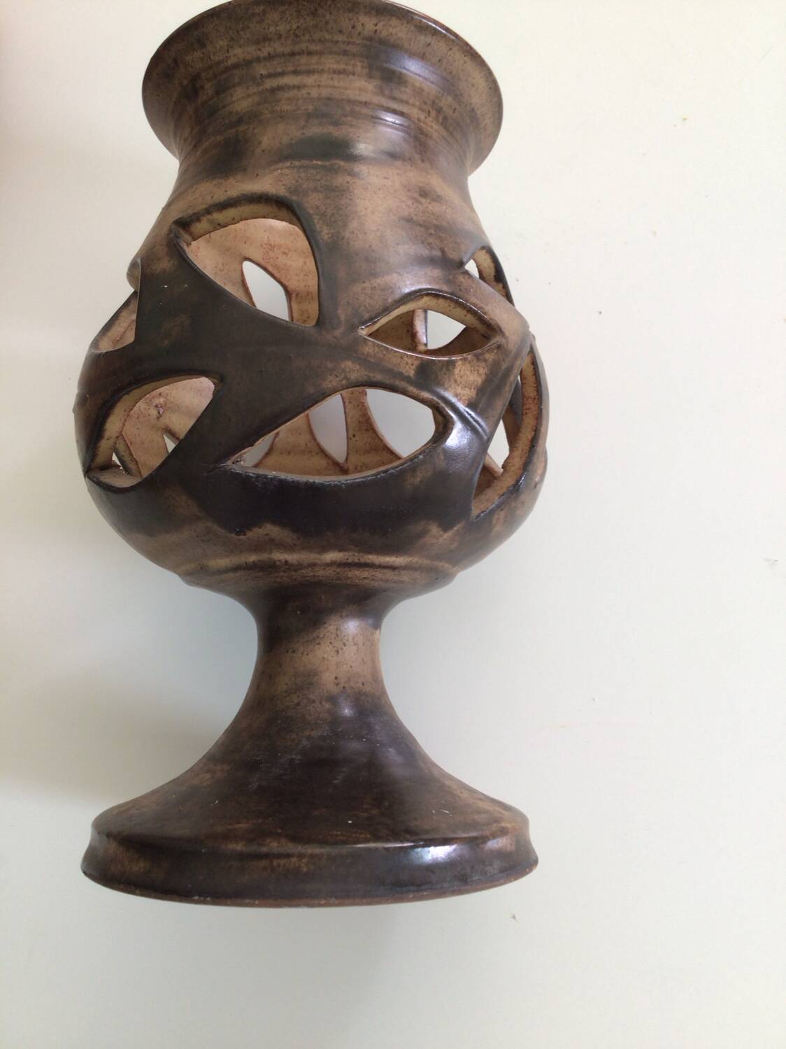 Ceramic candle holder