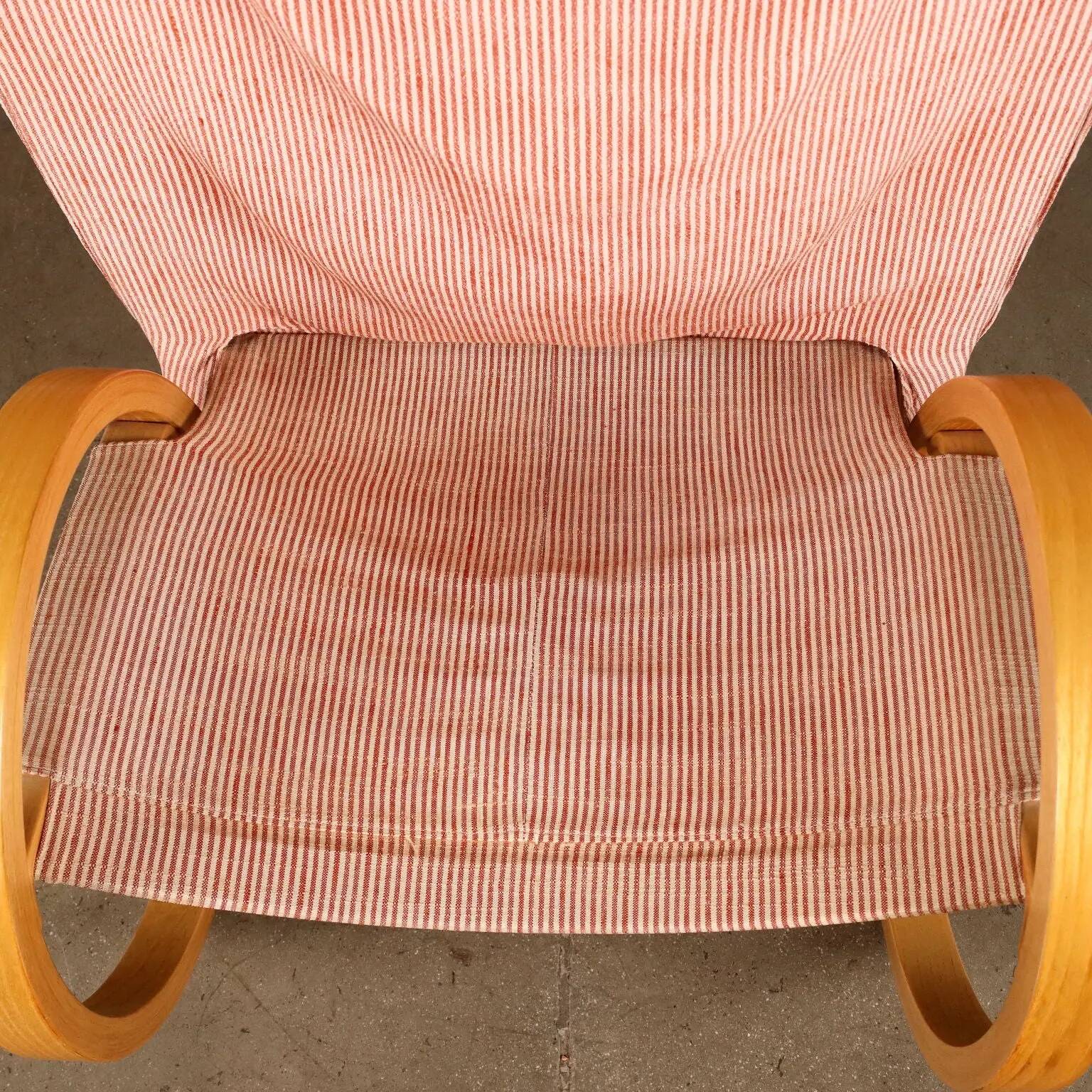 Vintage armchair from the 1970s in wood and fabric, Italy.