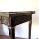 Table de salon , bureau style Louis XVI en bois, marbre et laiton