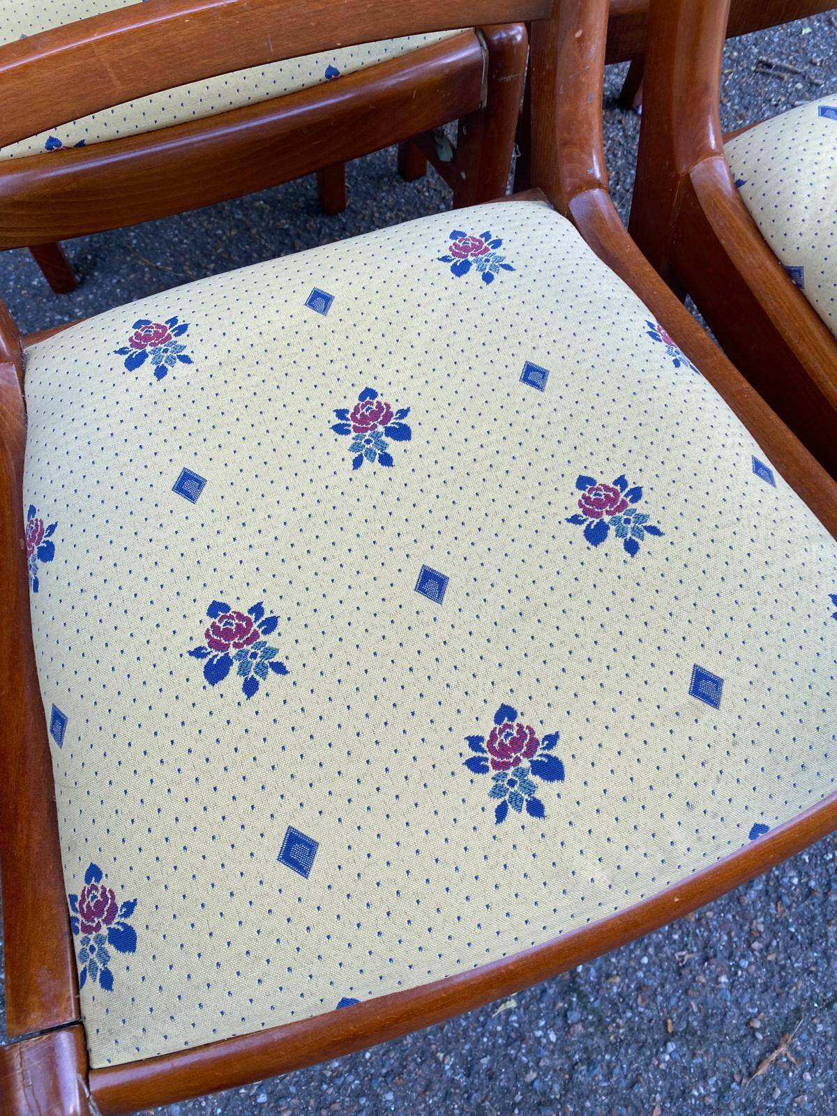 4 chaises en bois massif et tissu jaune fleurs Louis Philippe