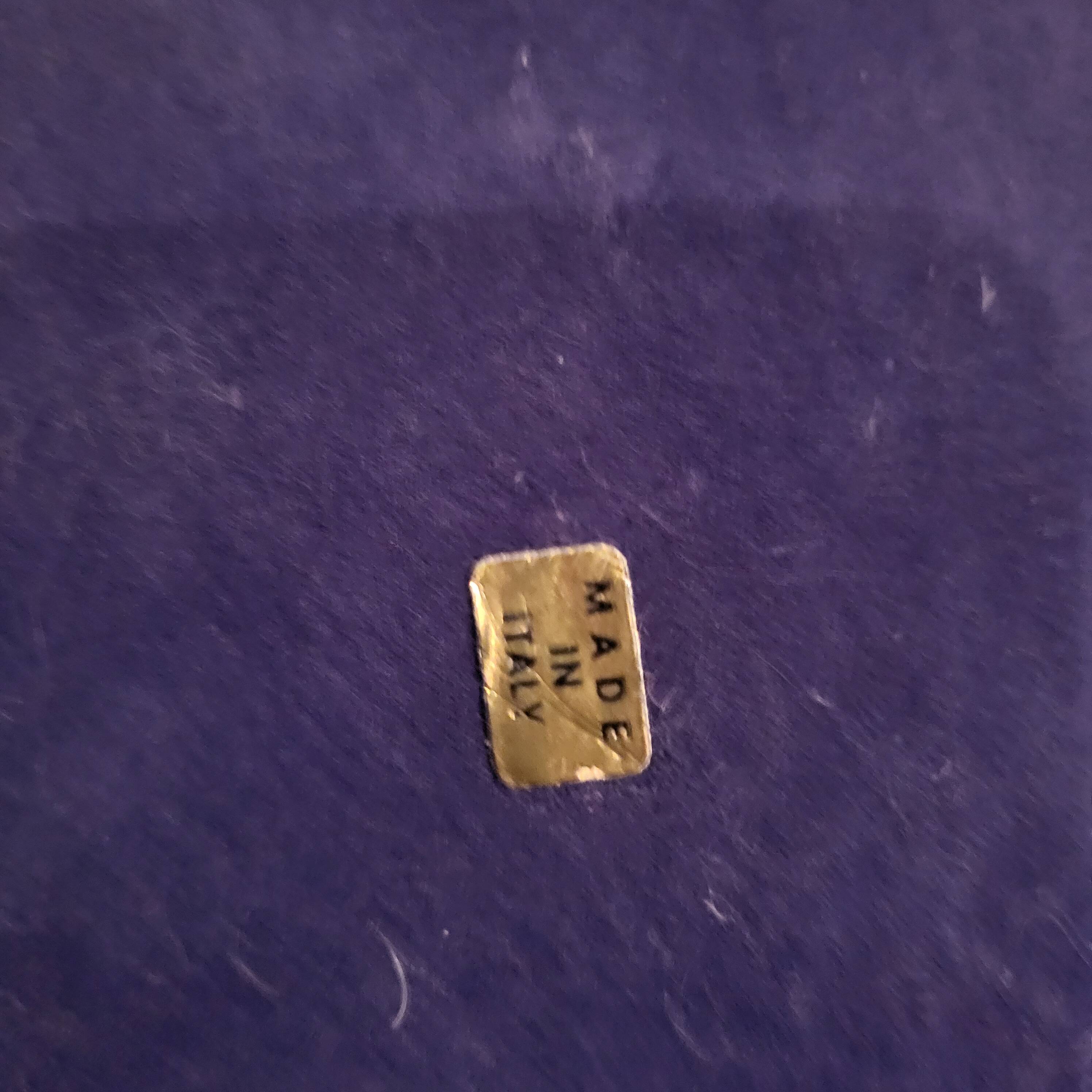 Italian oval frame in bronze and curved glass