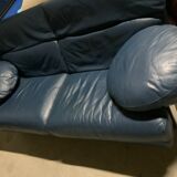 Paolo Piva's Italian leather sofa with rotating round glass shelves, 1980