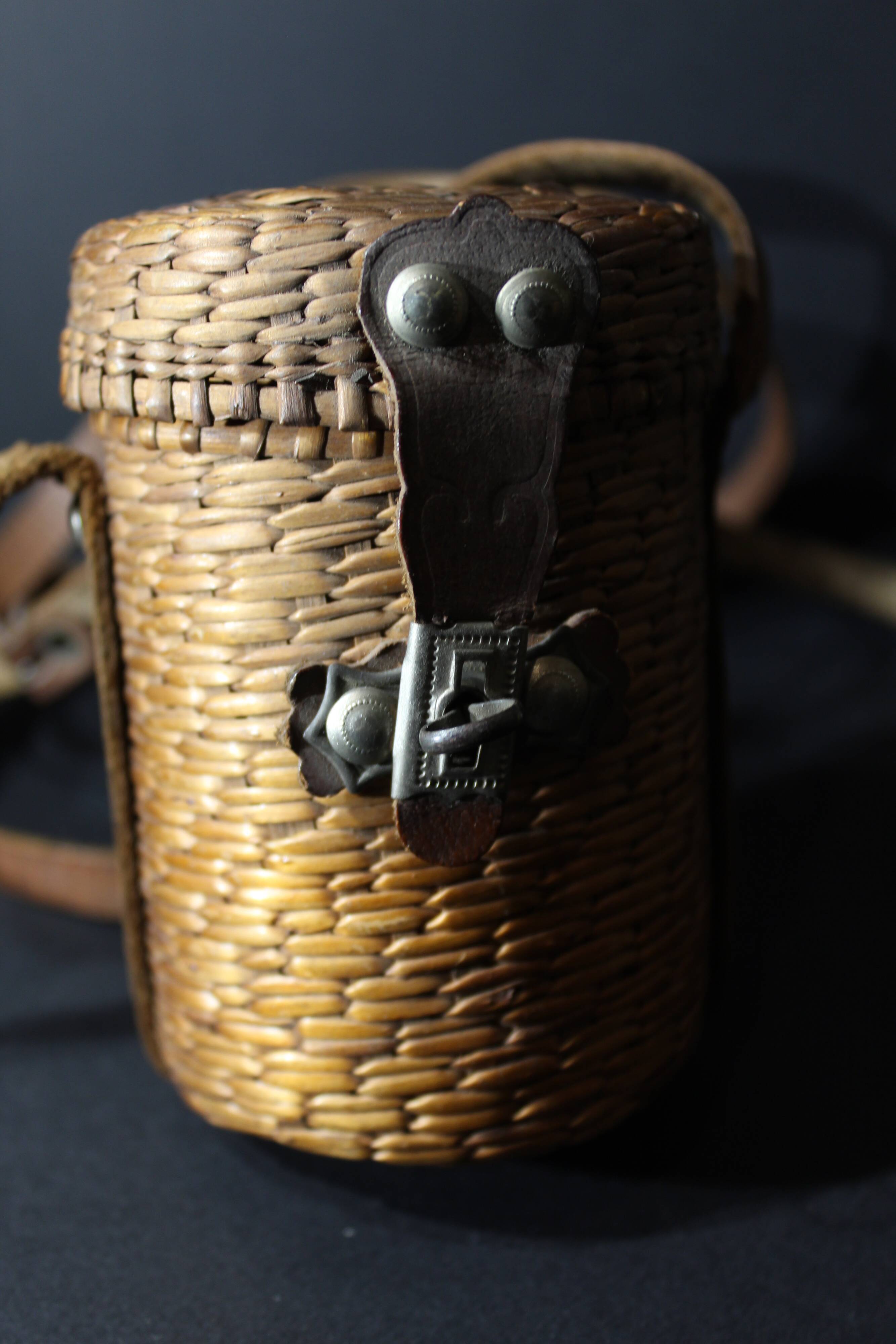 Spa wicker basket with its glass Good Waters