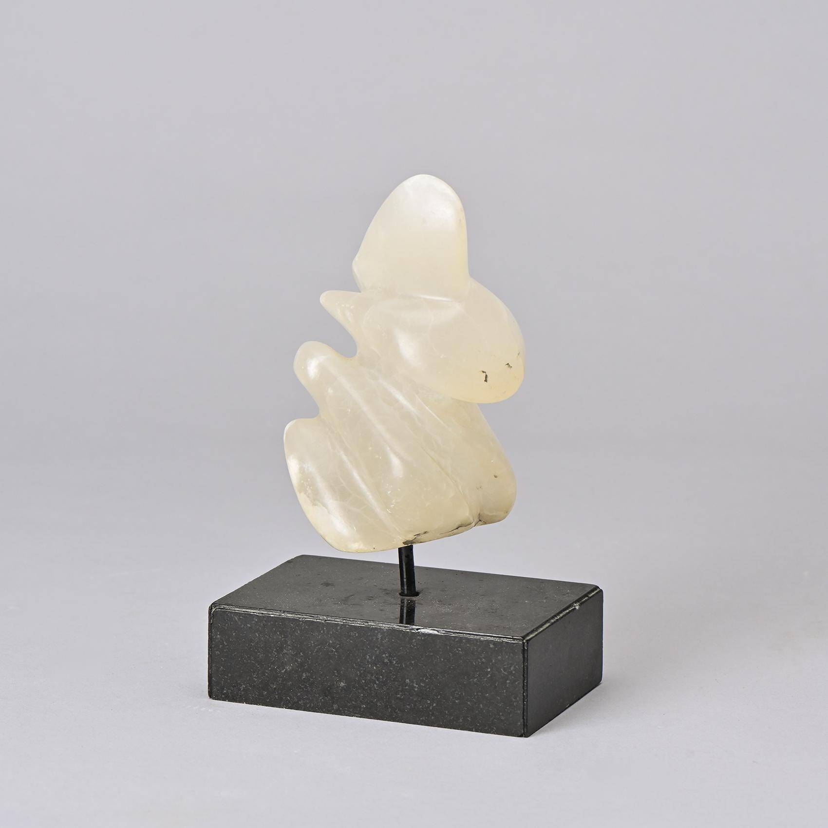 Sculpture en pierre blanche par v.bee, suisse