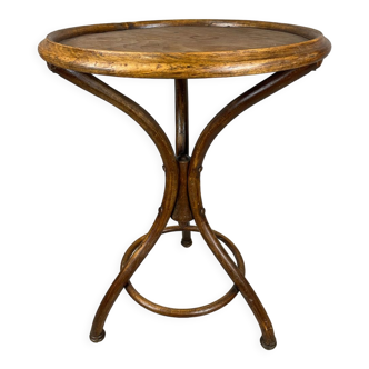 Pedestal table