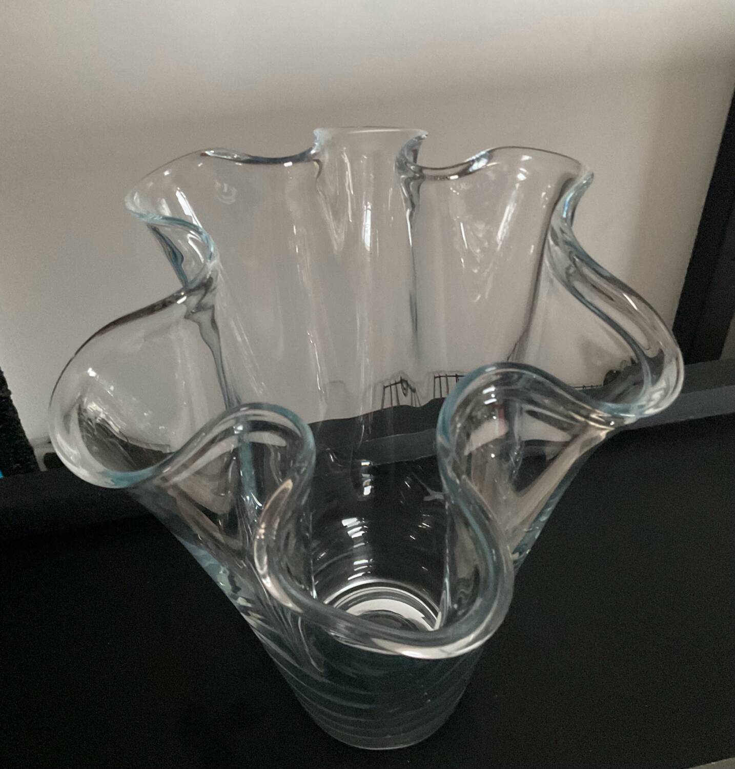 Vase mouchoir vintage en verre soufflé