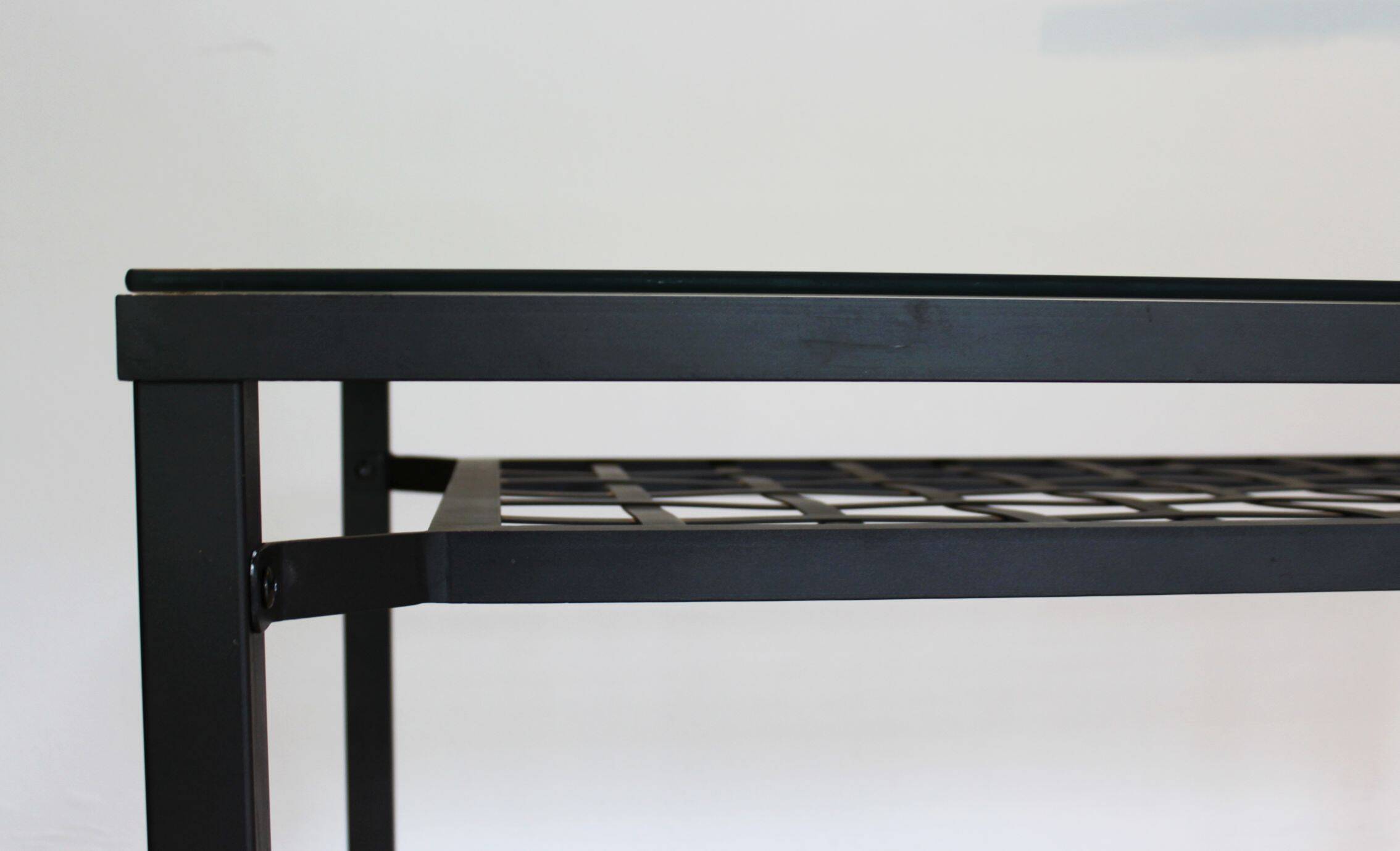 Glass and black metal table – sleek and contemporary design