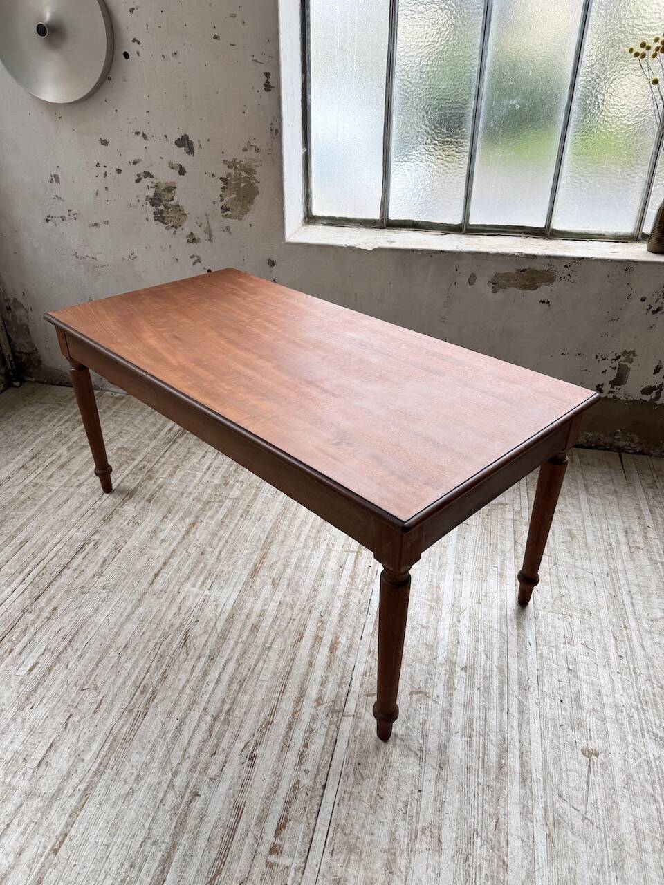 Turned leg cherry table 160cm