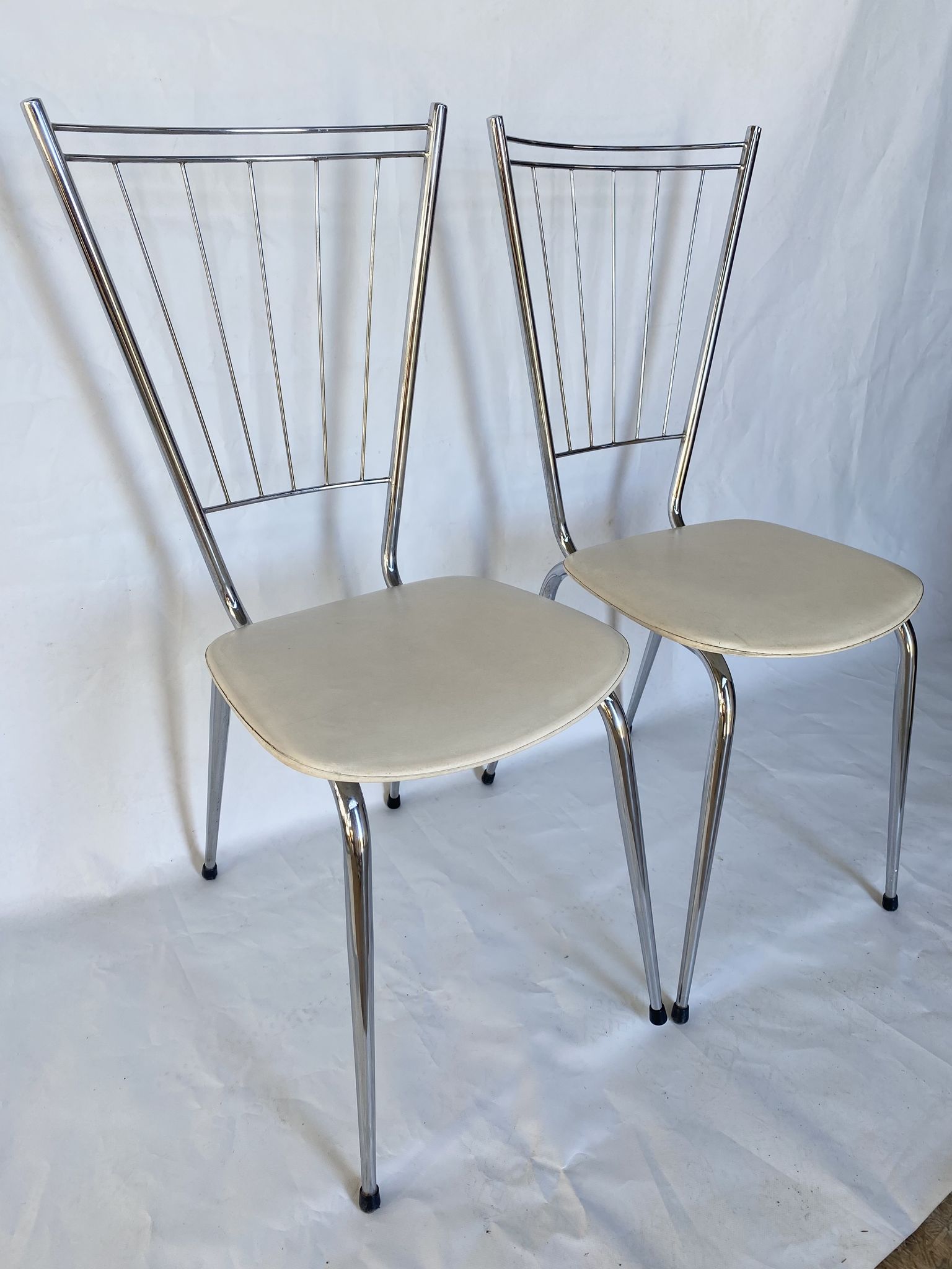 Pair of chairs 60