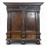 Kussenkast rosewood wardrobe from the late 17th century