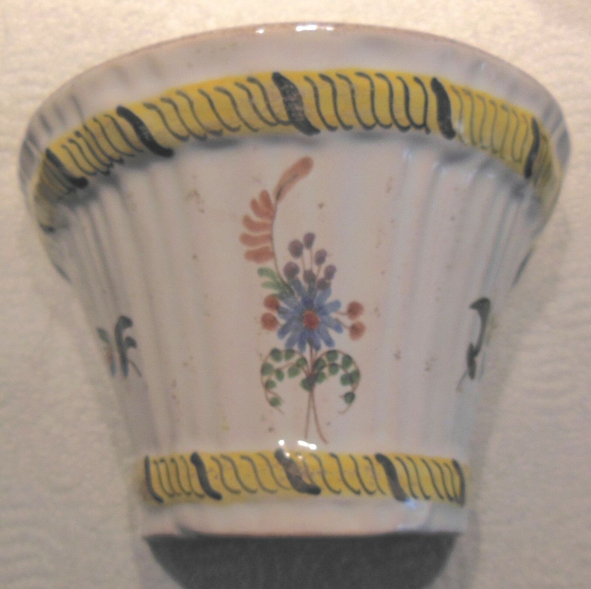 Vase bouquetiere faience enamelled of la Rochelle - XVIIIth century