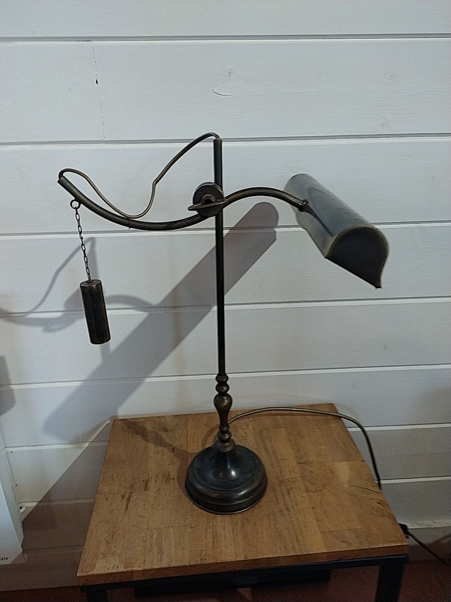 Brass balance lamp. Delmas.