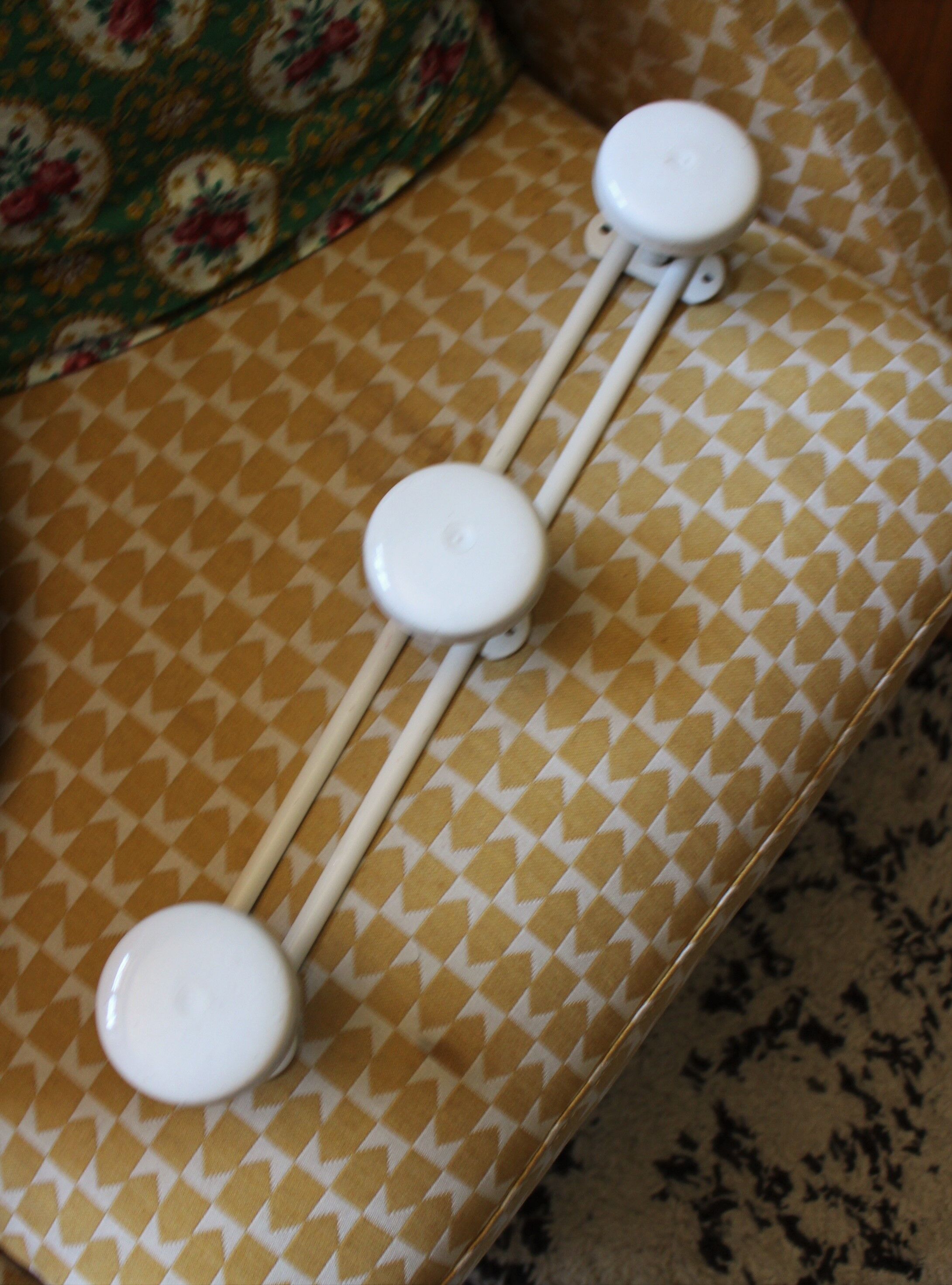 Coat rack vintage metal white 3 hooks