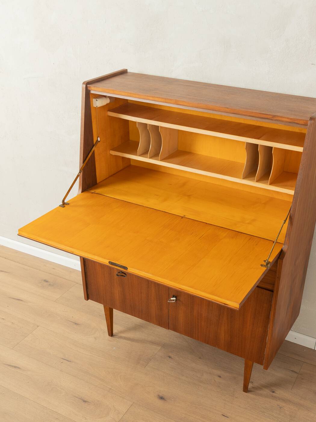 1950s bureau
