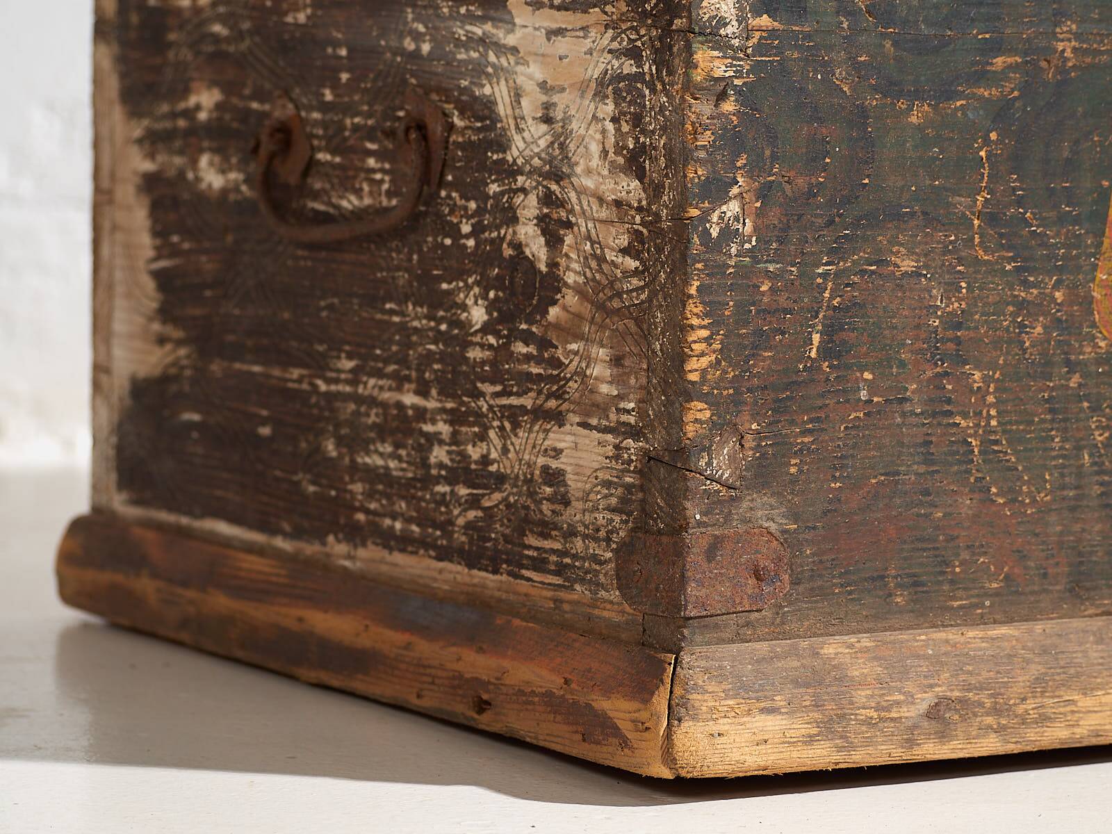 Antique small chest with floral motifs (c.1920) #73