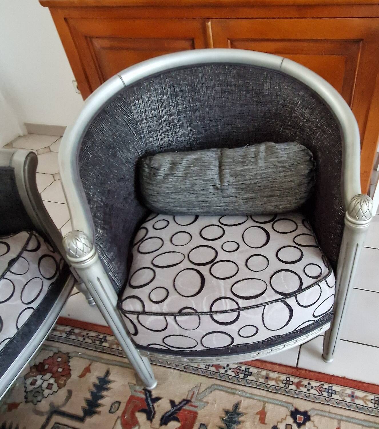 Barrel chair
