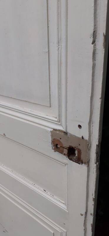 Communication door h221xl90cm old paneled, molded, interior