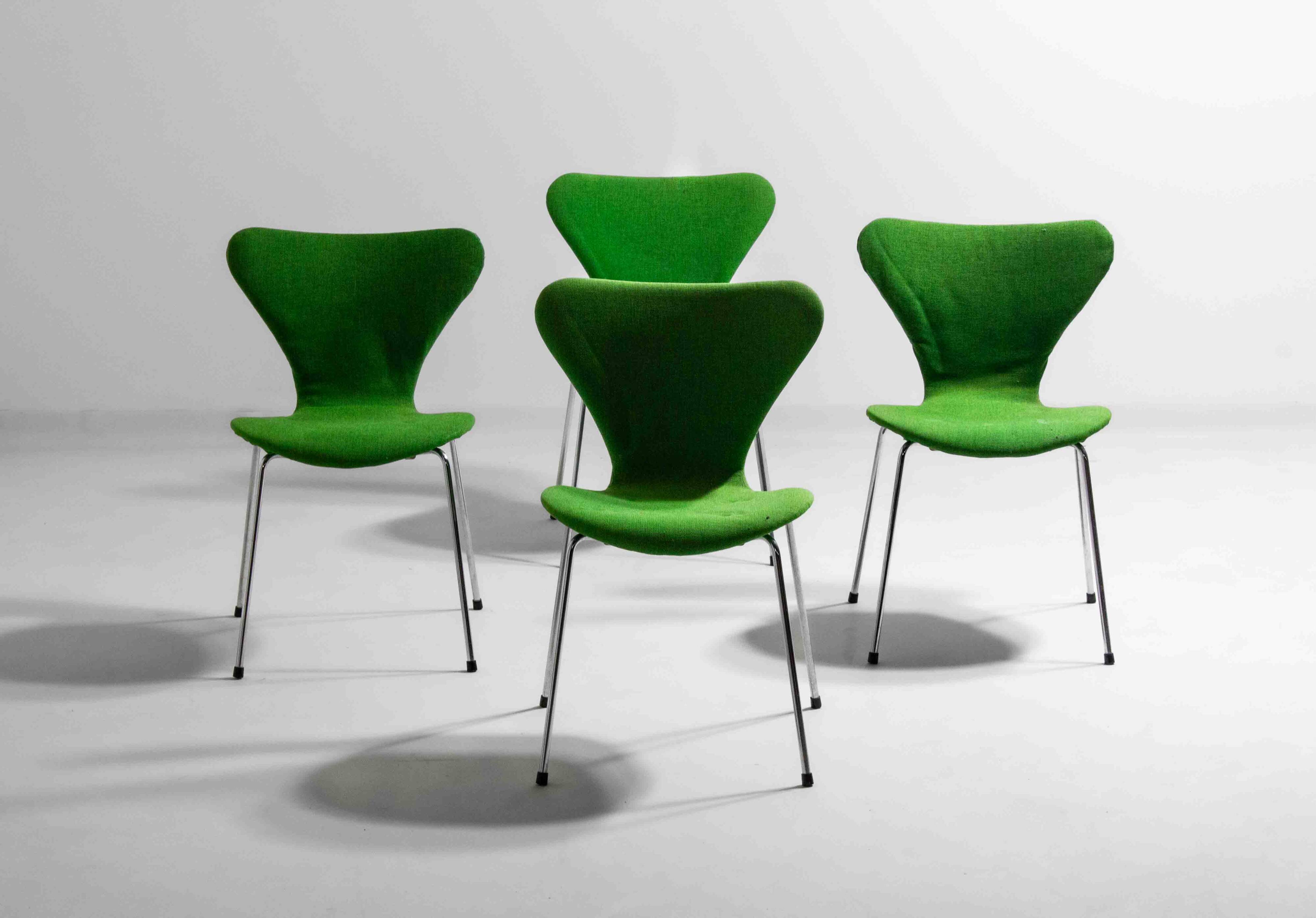 Set of 4 Fritz Hansen butterfly chairs in deep green fabric, 1980s