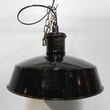 Industrial hanging lamp with enamelled shade