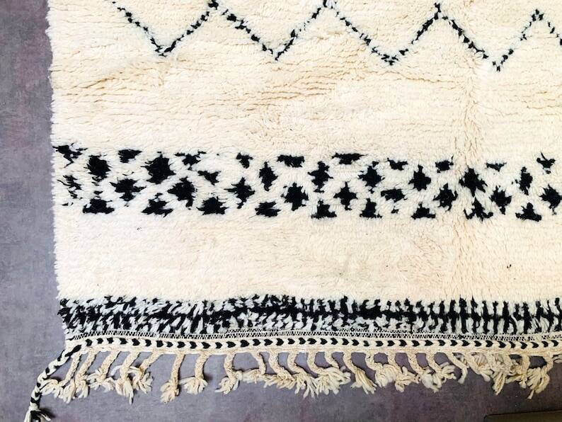 Traditional Moroccan Berber rug handmade size 150 x 250 cm