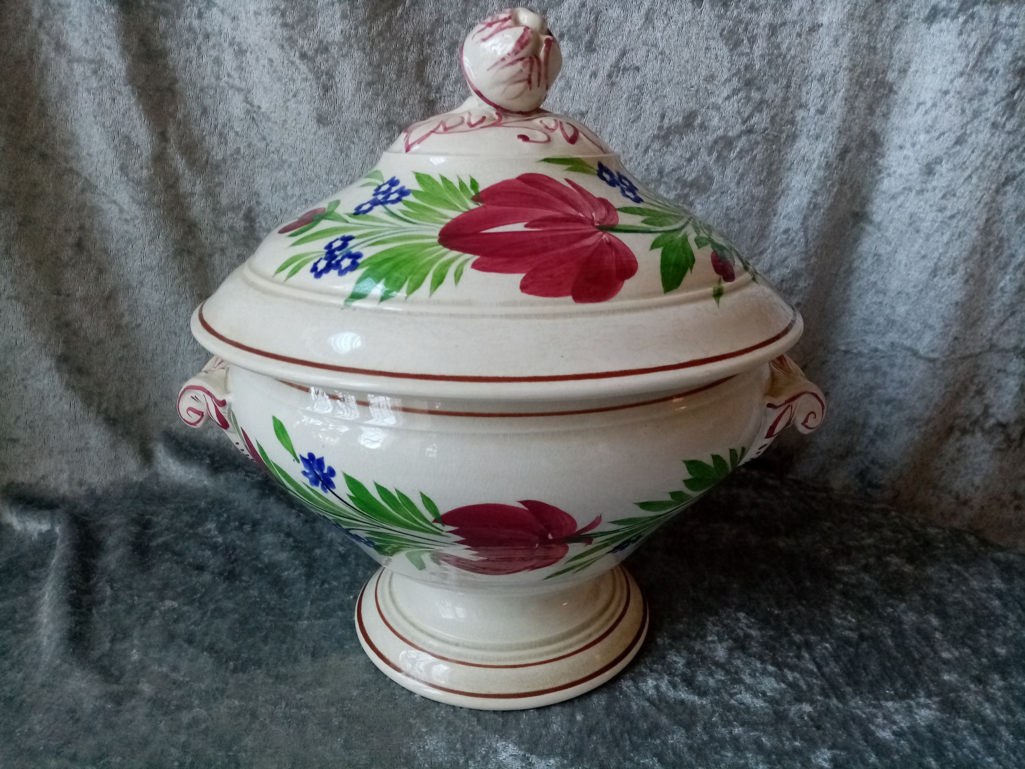 Soupiere with floral decoration painted by hand sarreguemines signed