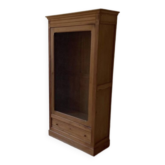Wooden cabinet with 3 shelves