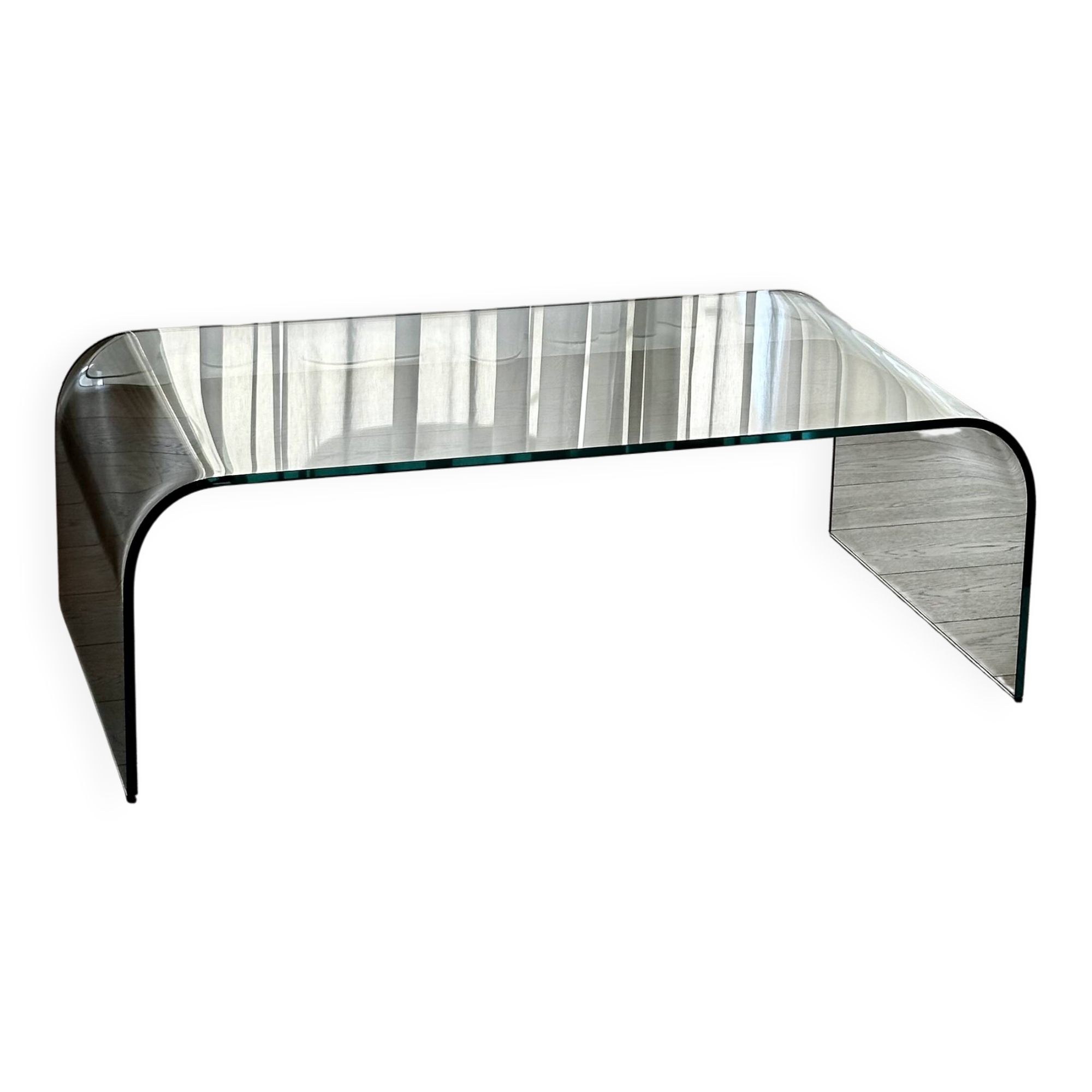 Table basse sculpturale en verre courbé 12 mm – design minimaliste