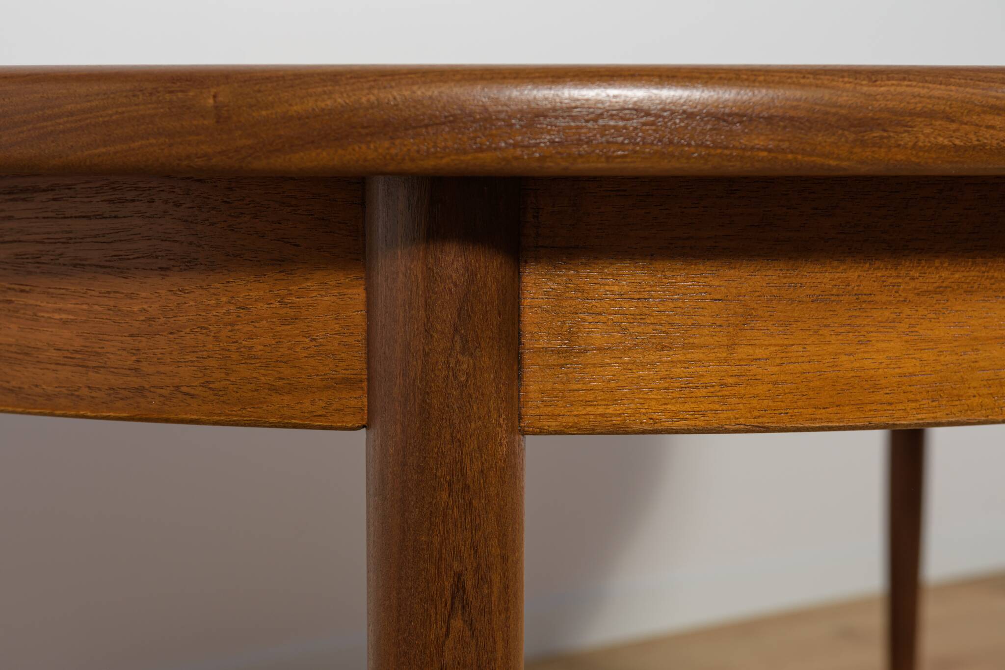 Mid-century oval teak dining table from G-Plan, 1960s